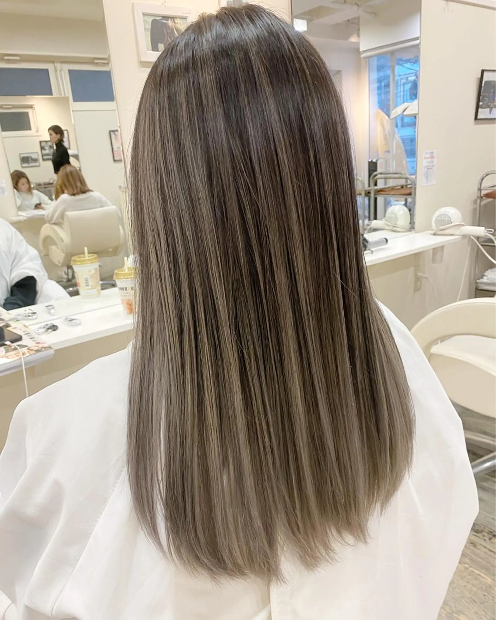 ロング カラー バレイヤージュ レイヤーカット ヘアカラー トリートメント ヘアセット ハルカ/透け感カラー /顔周りレイヤーのヘアスタイル