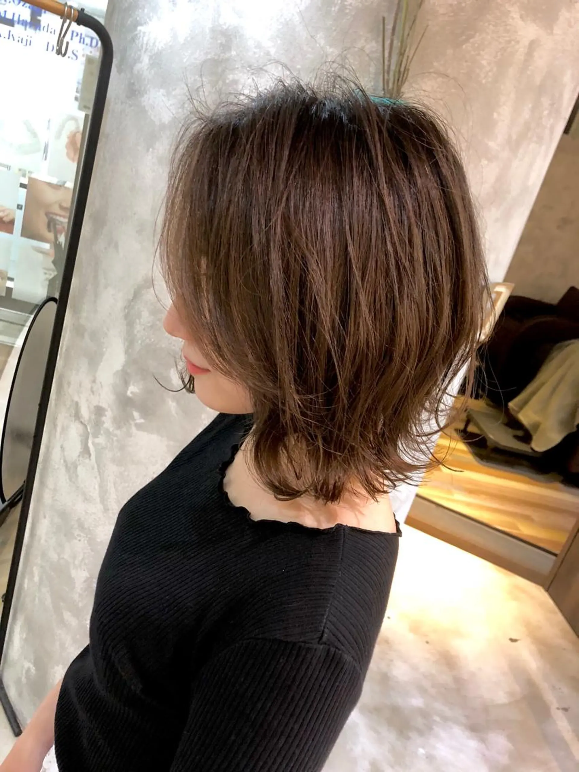 ミディアム カラー ベージュカラー 外ハネヘア カット ヘアカラー トリートメント 松村 崇弘のヘアスタイル