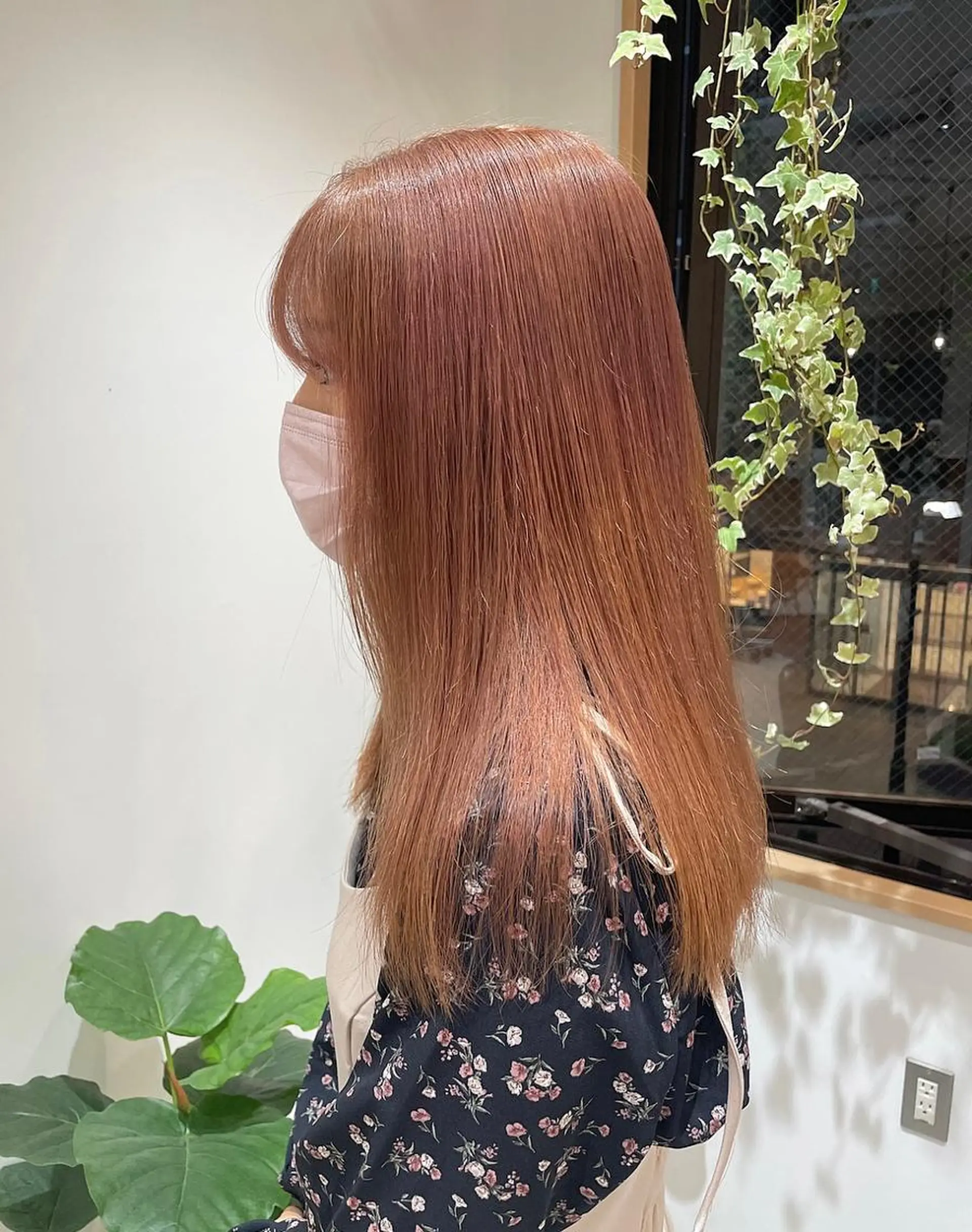 セミロング カラー ブリーチ オレンジ ピンクカラー 🍀竹内 友麻🍀のヘアスタイル