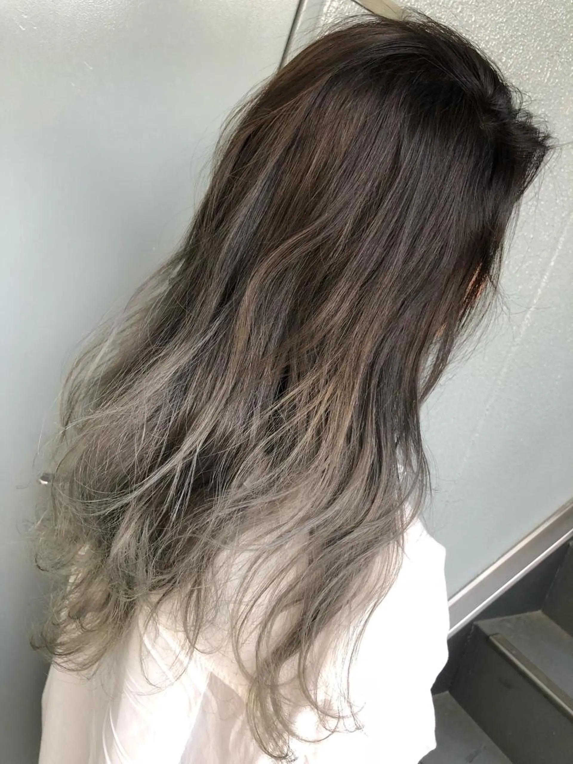 ロング カラー グラデーションカラー グレージュ FERNA池袋所属・マンツーマン施術✂︎ 金田尚久🎨のヘアスタイル