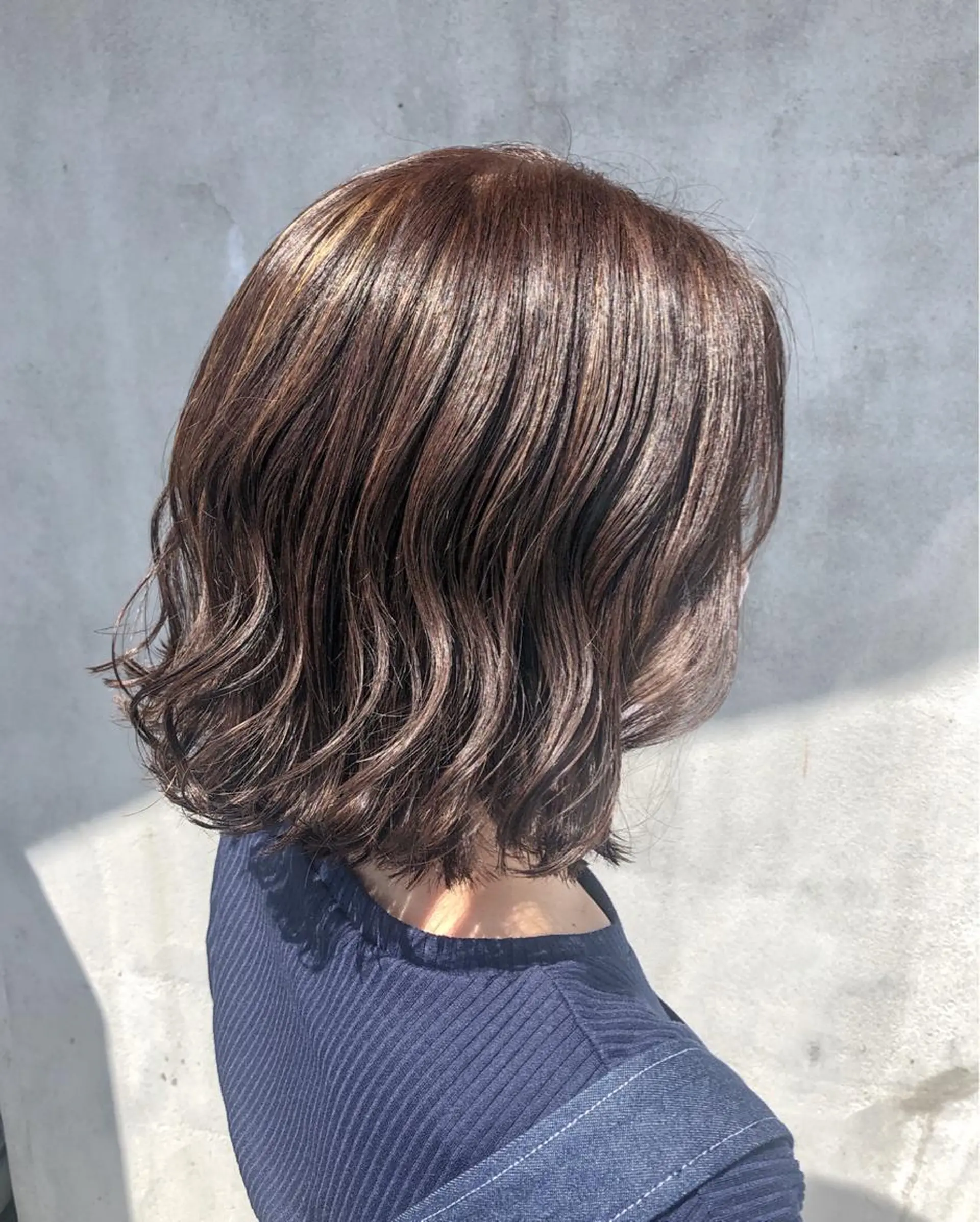 ミディアム カラー グレージュ ハイライトカラー ボブ ハイライト NAGON STYLE  MICI所属・佐藤 美聡のヘアスタイル