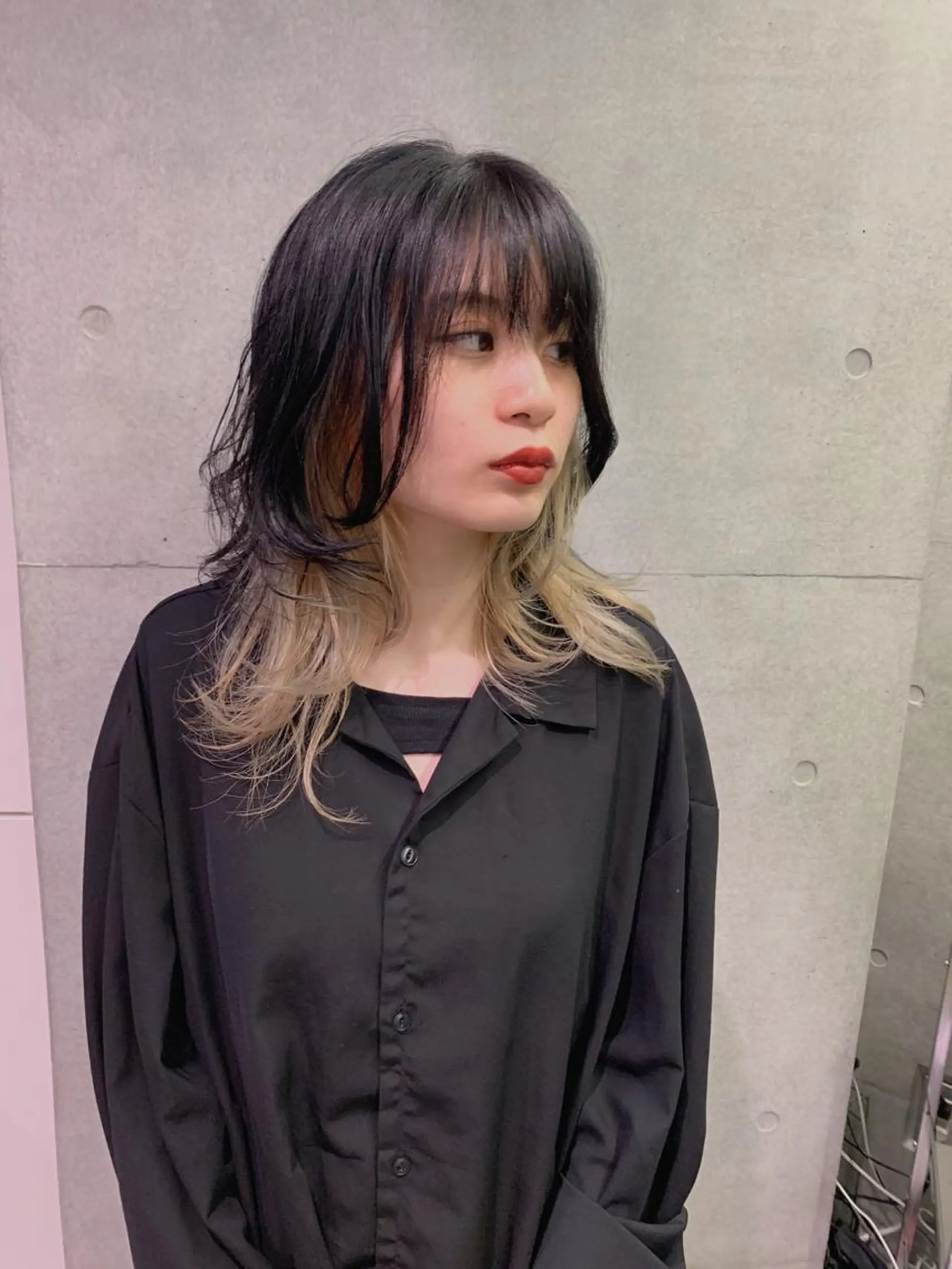 セミロング カラー ブリーチ デザインカラー トリートメント カット ヘアカラー トリートメント オシャレ髪✔️ 店長オオキアキヒロのヘアスタイル