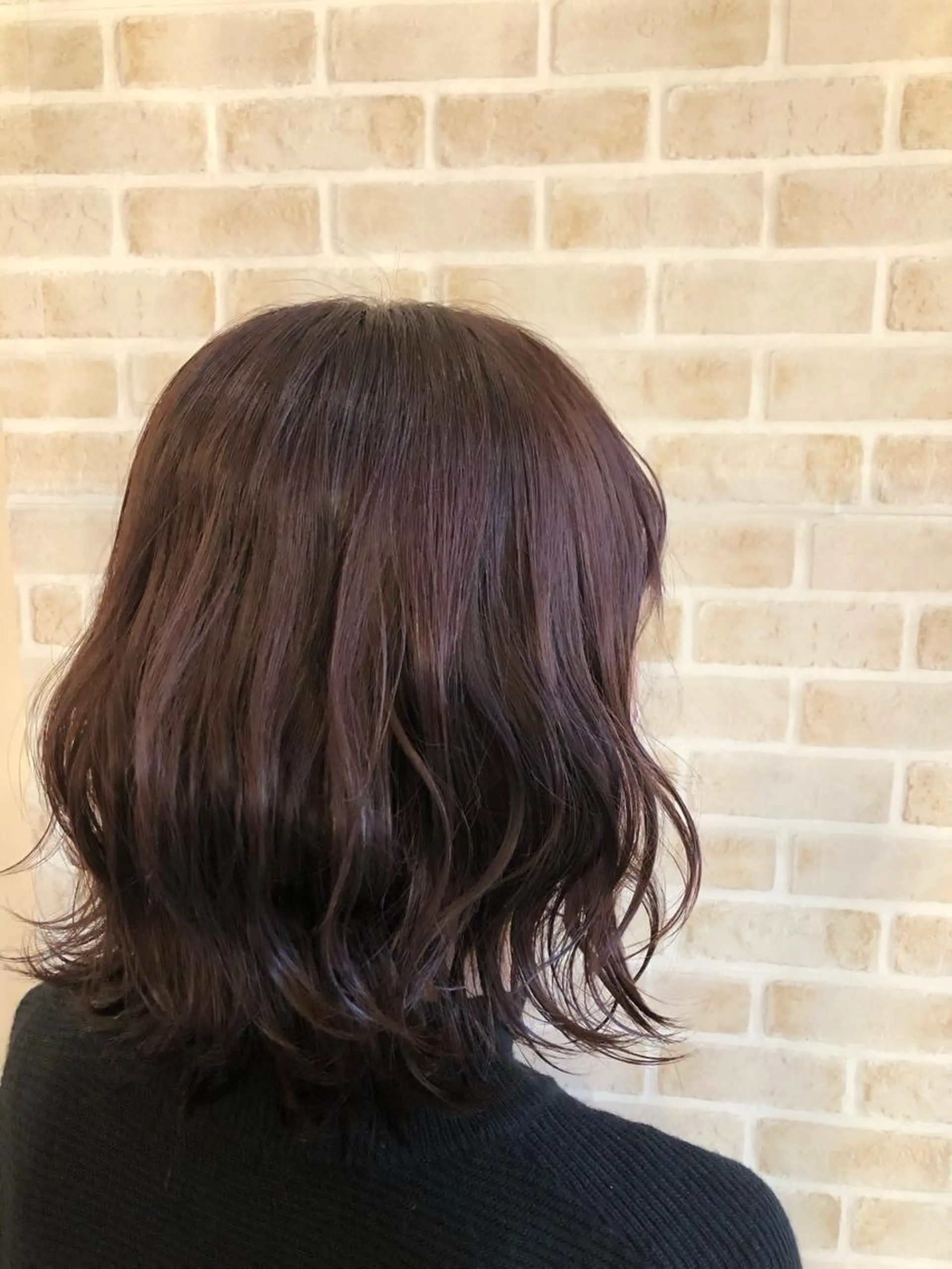 ミディアム カラー ブルーカラー インナーカラー 外ハネヘア 🟦西荻窪ハイトーン 艶髪Yu-Ji🟦のヘアスタイル