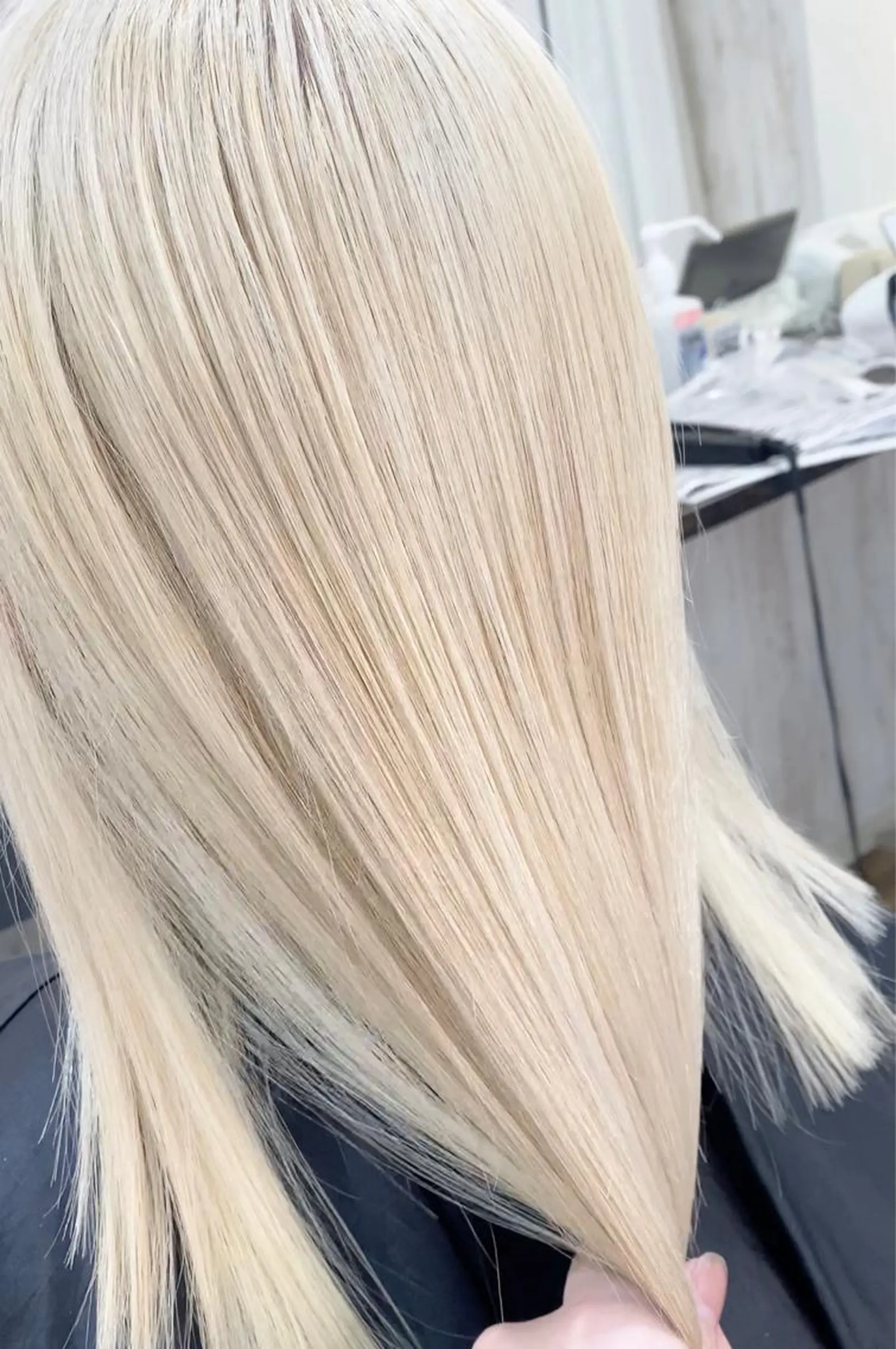 セミロング カラー バレイヤージュ ブリーチ ケアブリーチ グラデーションカラー ハイライトカラー ヘアカラー トリートメント プライベートサロン LyoN/RYOTAのヘアスタイル
