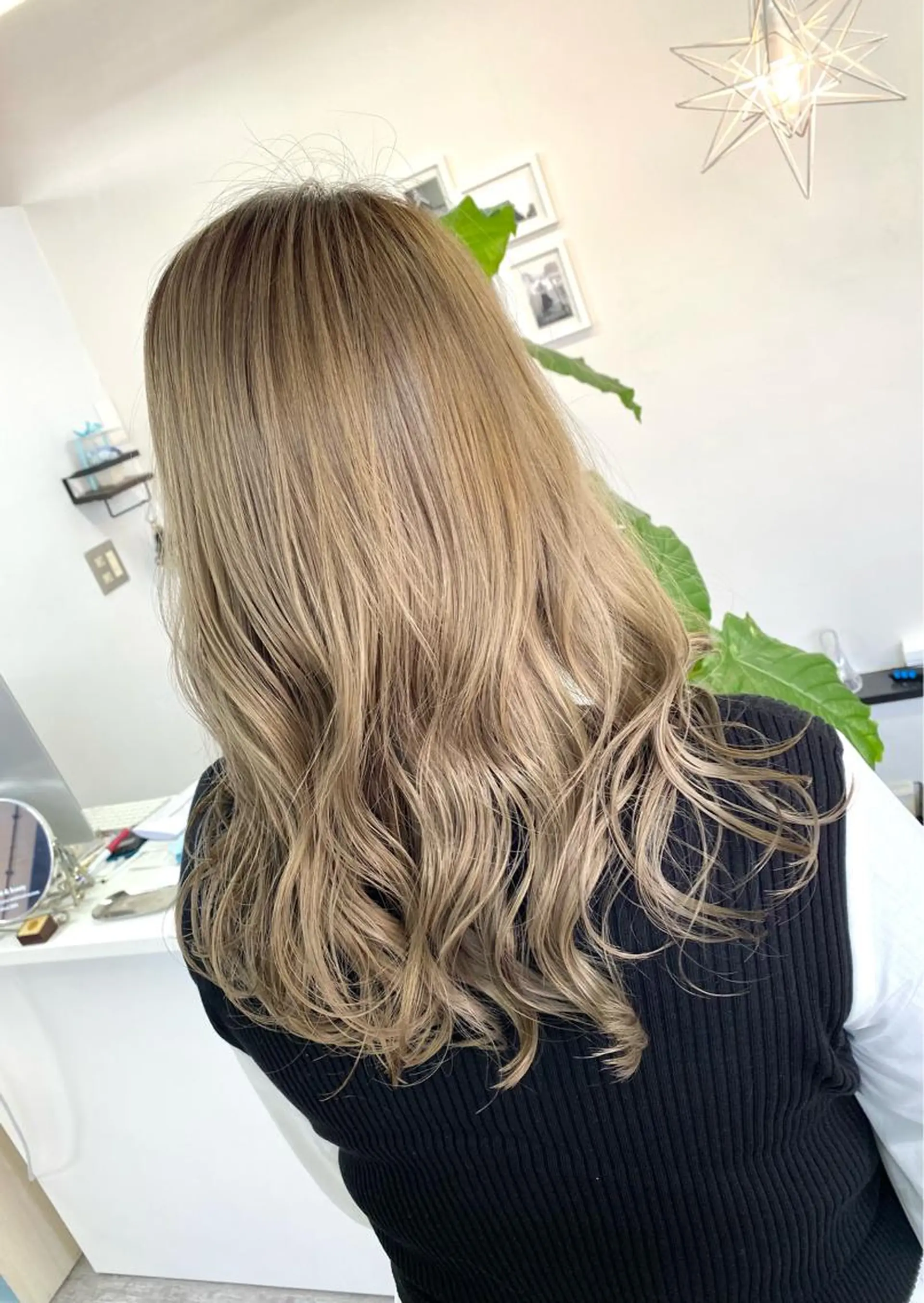 セミロング カラー 名畑 裕貴のヘアスタイル
