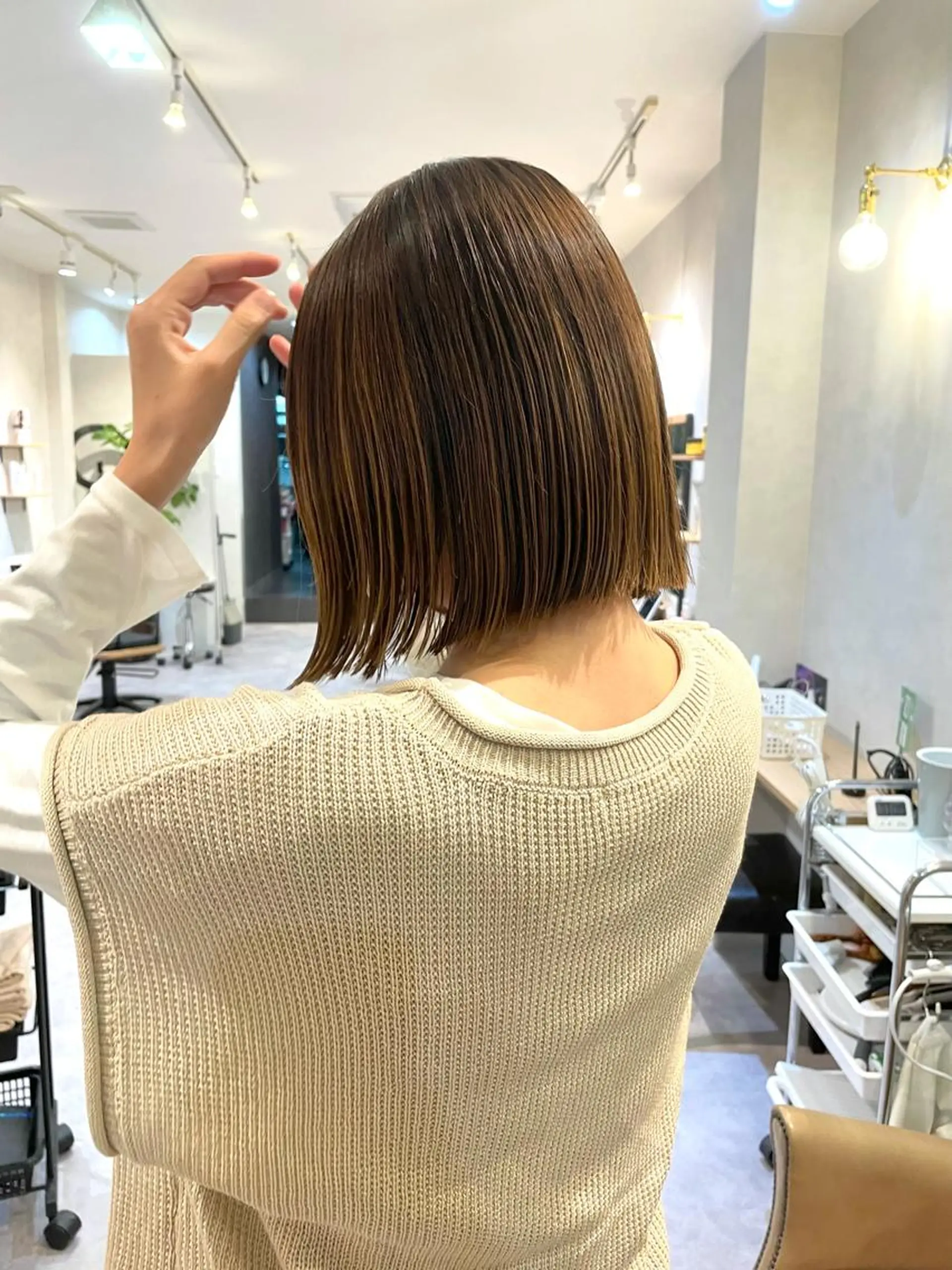 ショート カラー 切りっぱなしボブ ボブ salowin梅田茶屋町north所属・くがれいじ 梅田/ショート/ボブのヘアスタイル