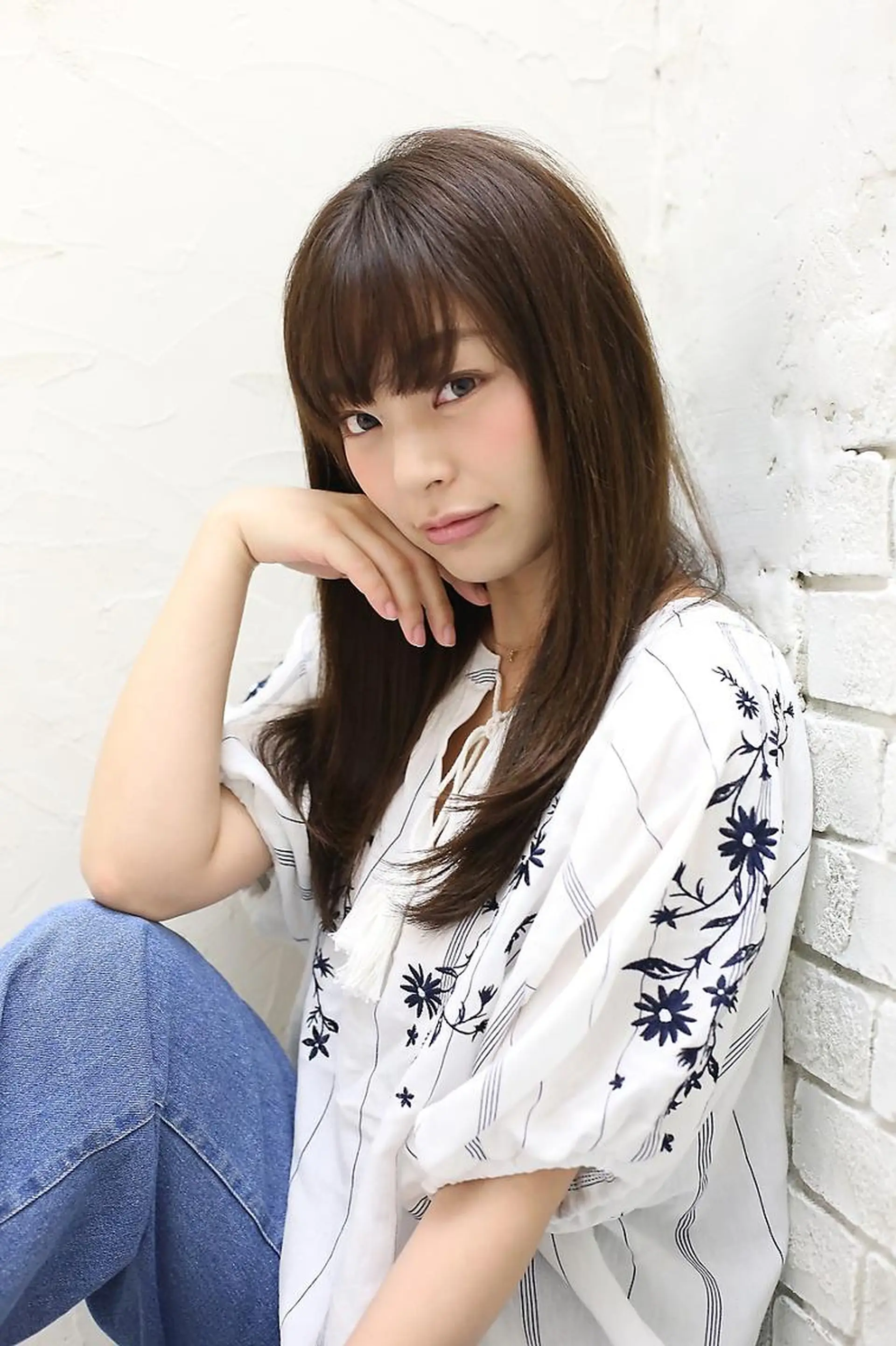 ミディアム 小林 永佳のヘアスタイル