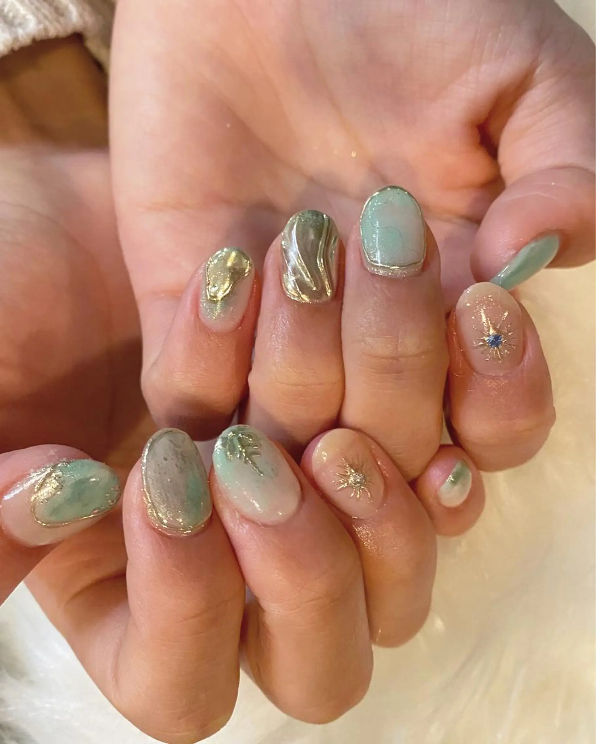 ネイル crystal ⭐︎ colorのネイルデザイン