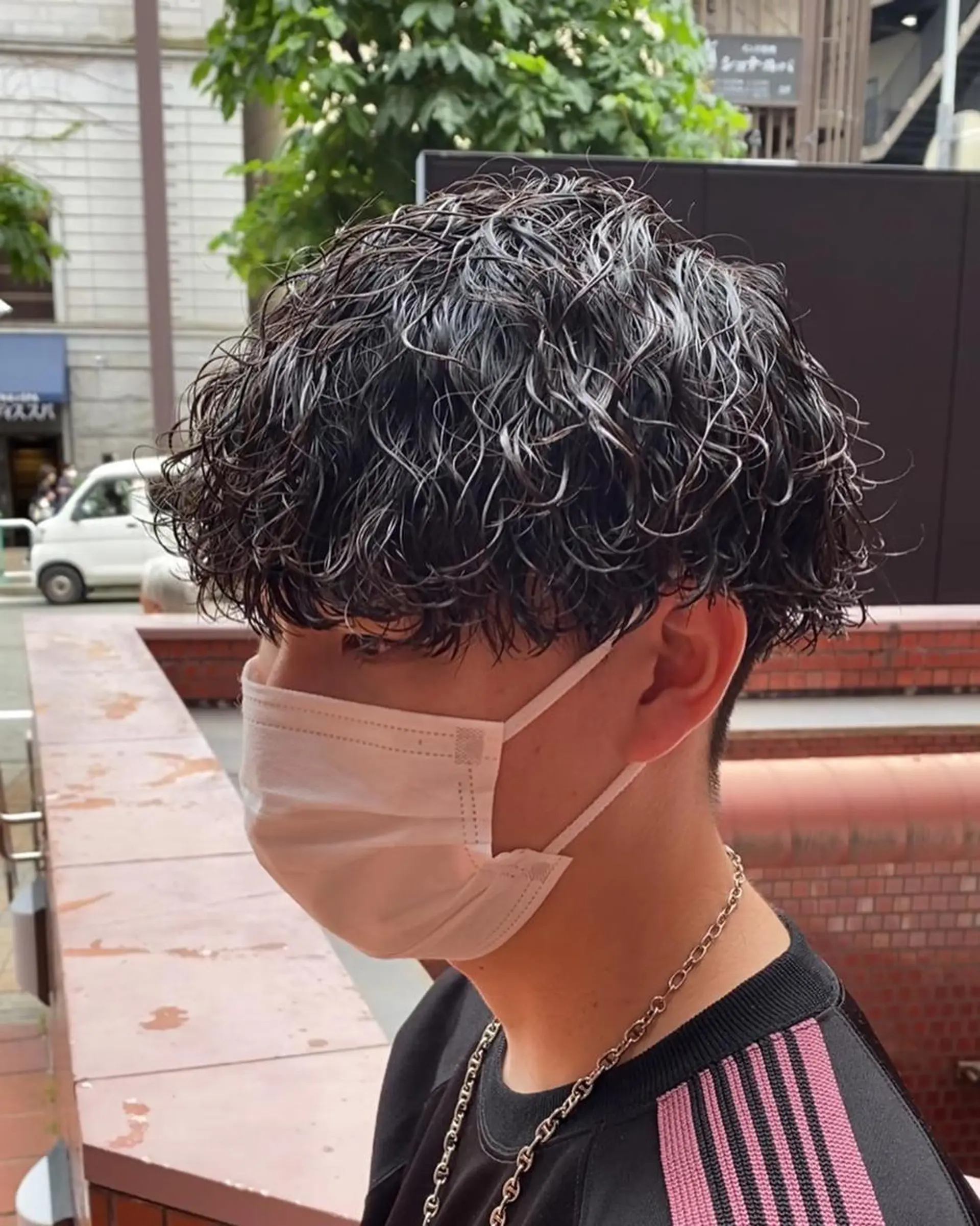 パーマ メンズ センターパート メンズ韓国風 マッシュ メンズパーマ メンズツイストパーマ 三ノ宮フェザーパーマ 蕃本 啓利のヘアスタイル