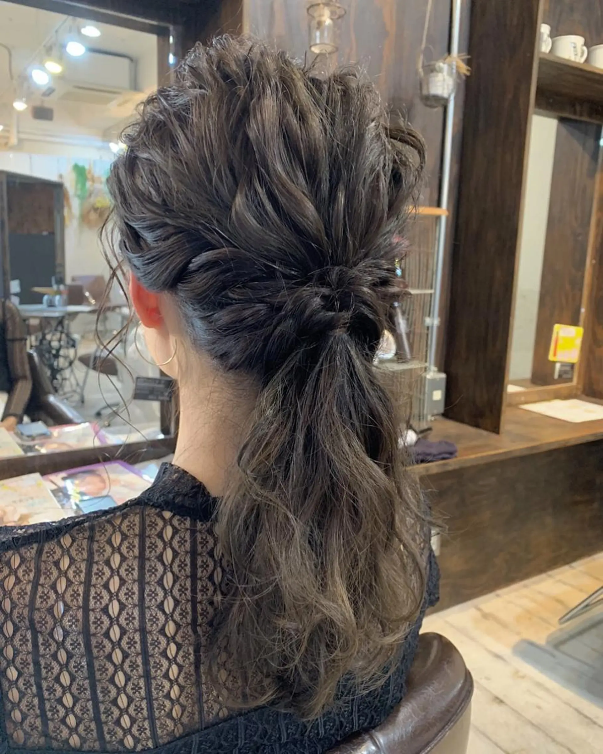 カラー ヘアアレンジ ポニーテール グレージュ LoRE hair 四条河原町　西尾友里のヘアスタイル