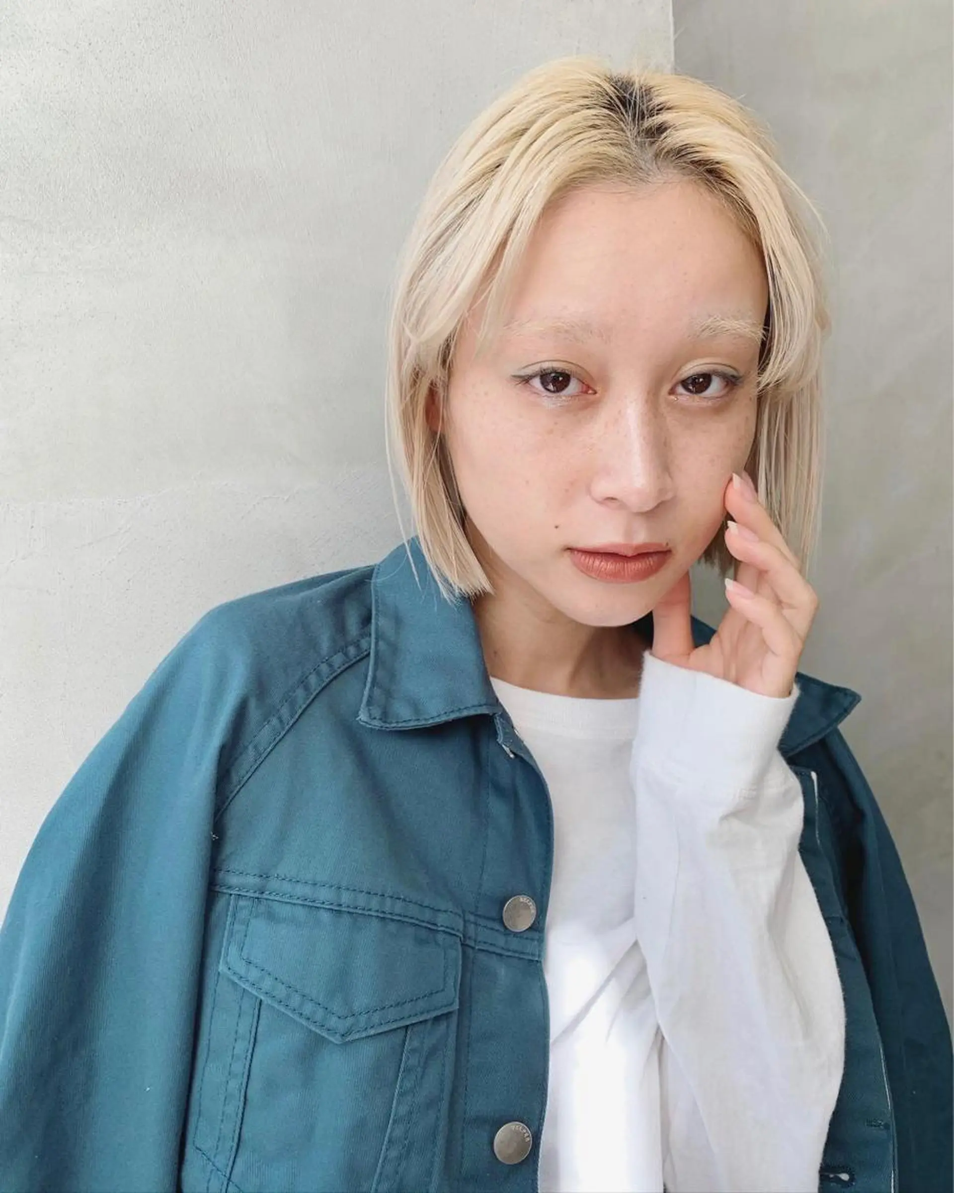 ミディアム カラー ブロンド ホワイトブロンド ブームボックス所属・🐝ハイトーンカラー hachi🐝のヘアスタイル