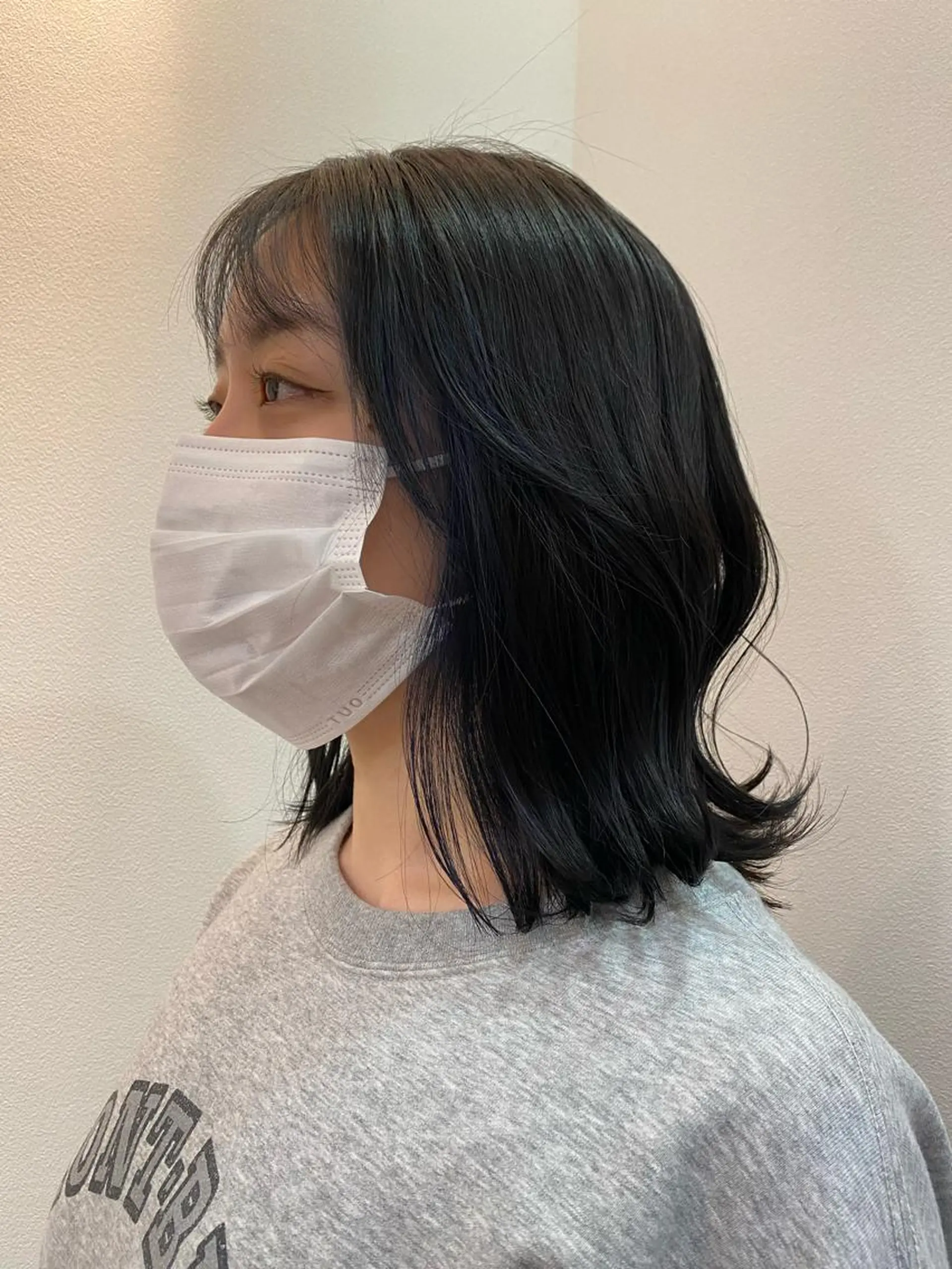 セミロング カラー アッシュ 透明感カラー ✨くびれスタイル✨️ 戸嶋穂乃香のヘアスタイル