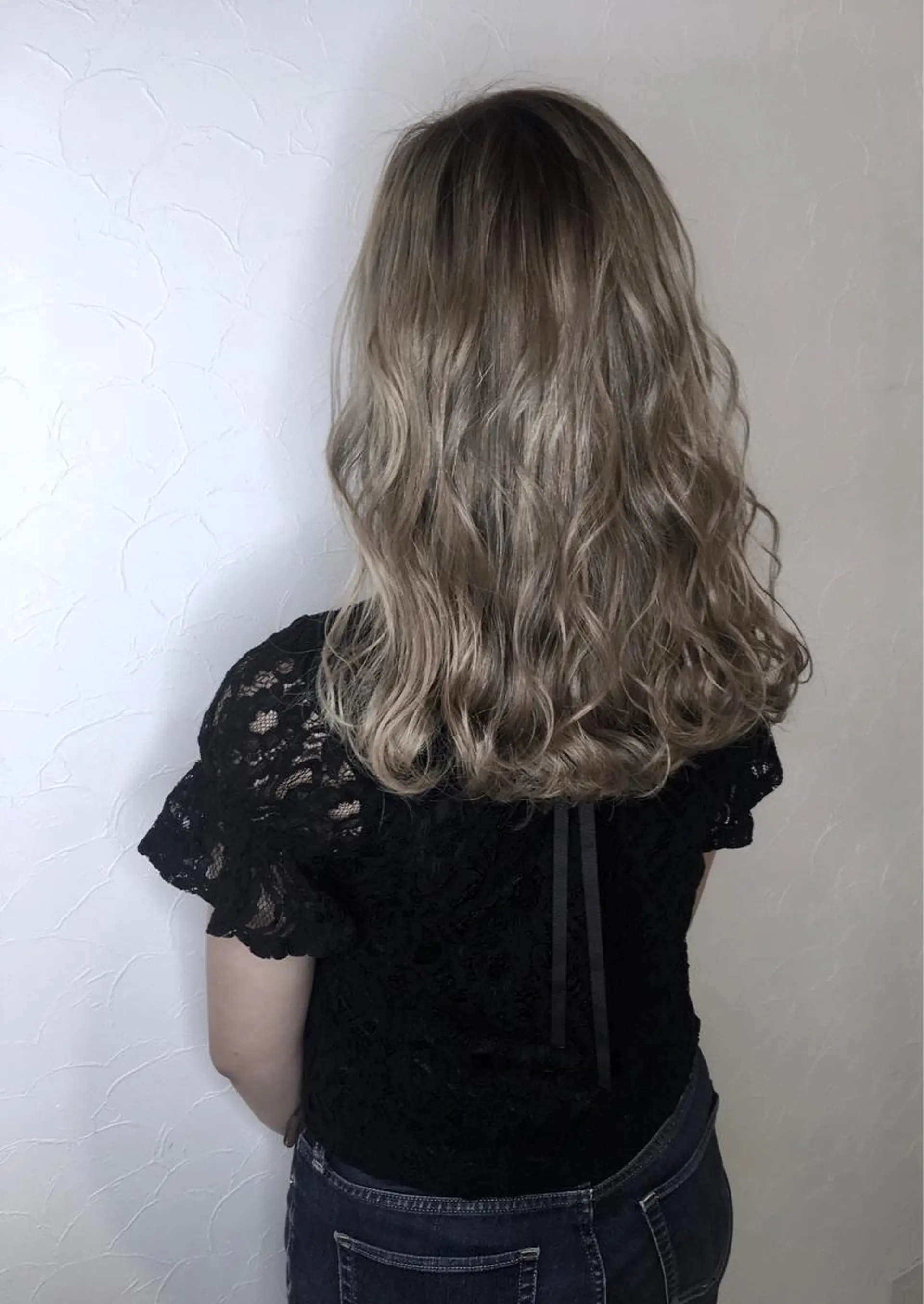 ミディアム カラー アッシュ バレイヤージュ ベージュカラー ブリーチ 透明感カラー カット ヘアカラー トリートメント MARDI GRAS 蘭丸のヘアスタイル