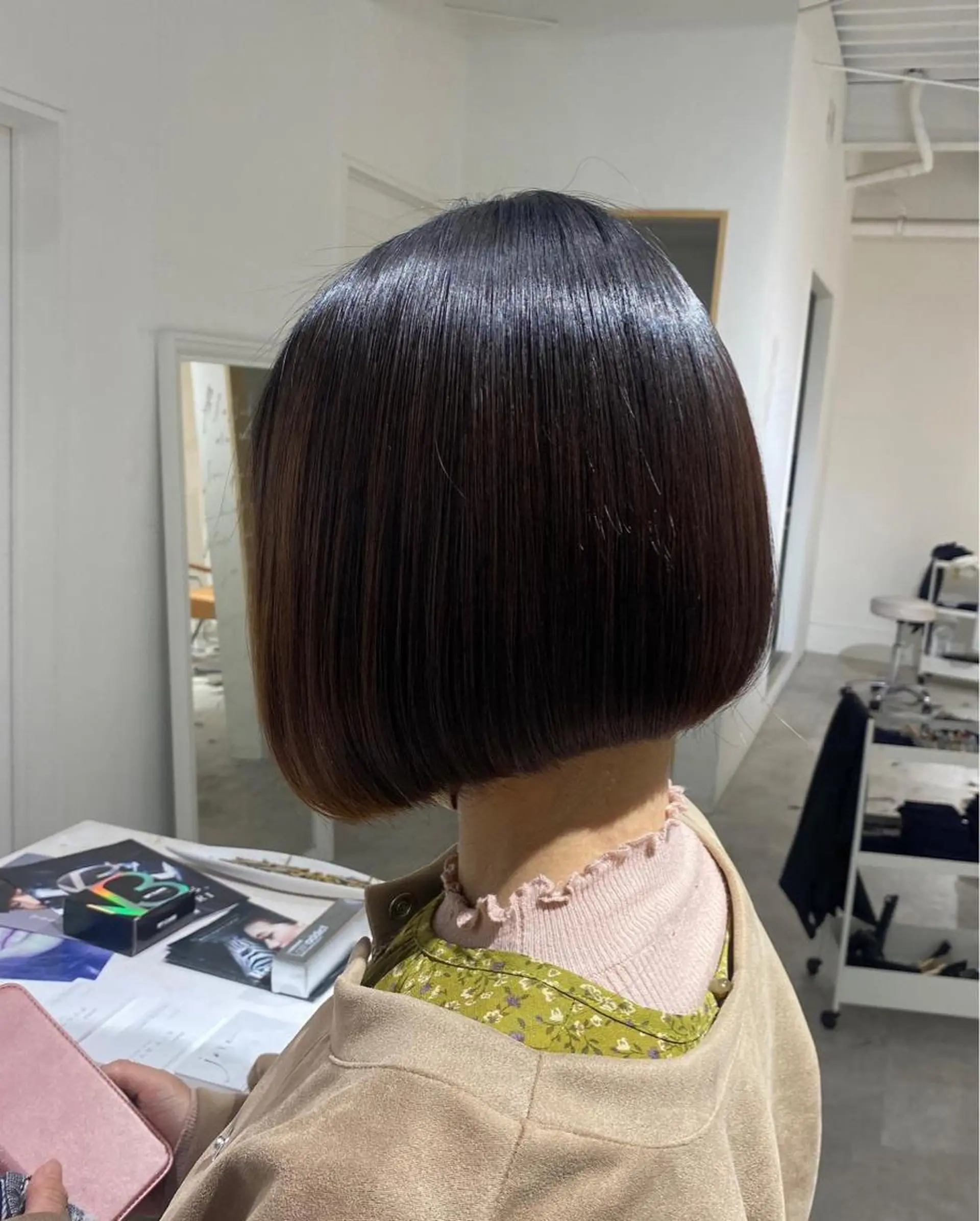 ショート カラー ボブ カット 縮毛矯正 トリートメント 鳴海 稜真のヘアスタイル