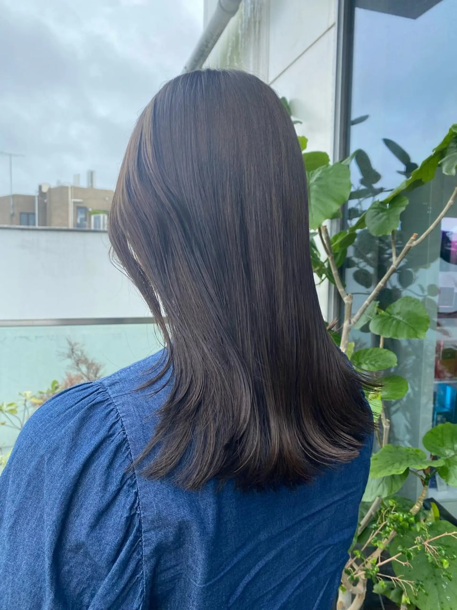 セミロング カラー ヘアアレンジ ベージュカラー オリーブベージュ 押切 響 のヘアスタイル