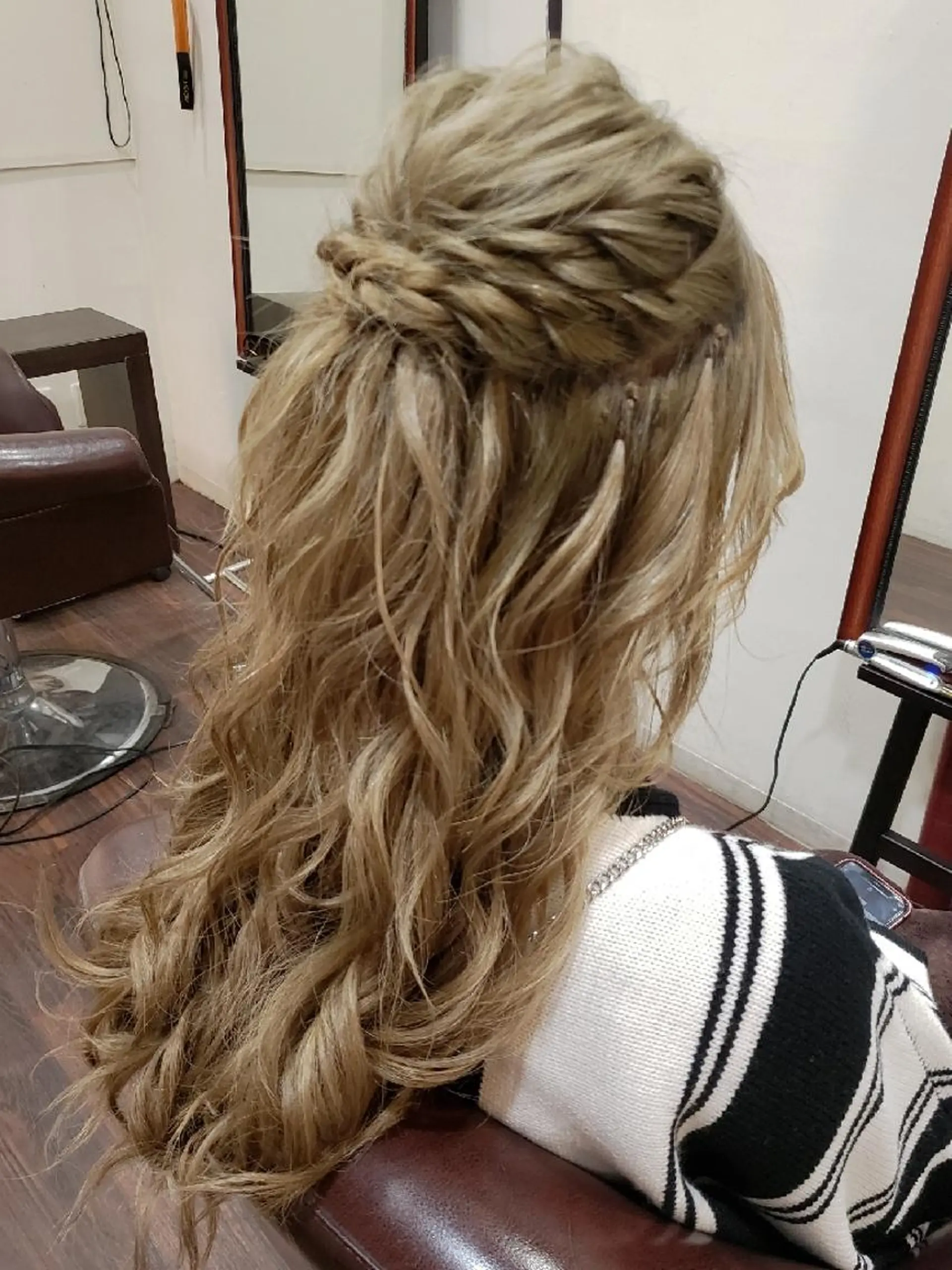 セミロング ヘアアレンジ ハーフアップ 外国人風カラー ハイライト レイヤーカット 似合わせカット RIENS♡xrea 山本優舞のヘアスタイル