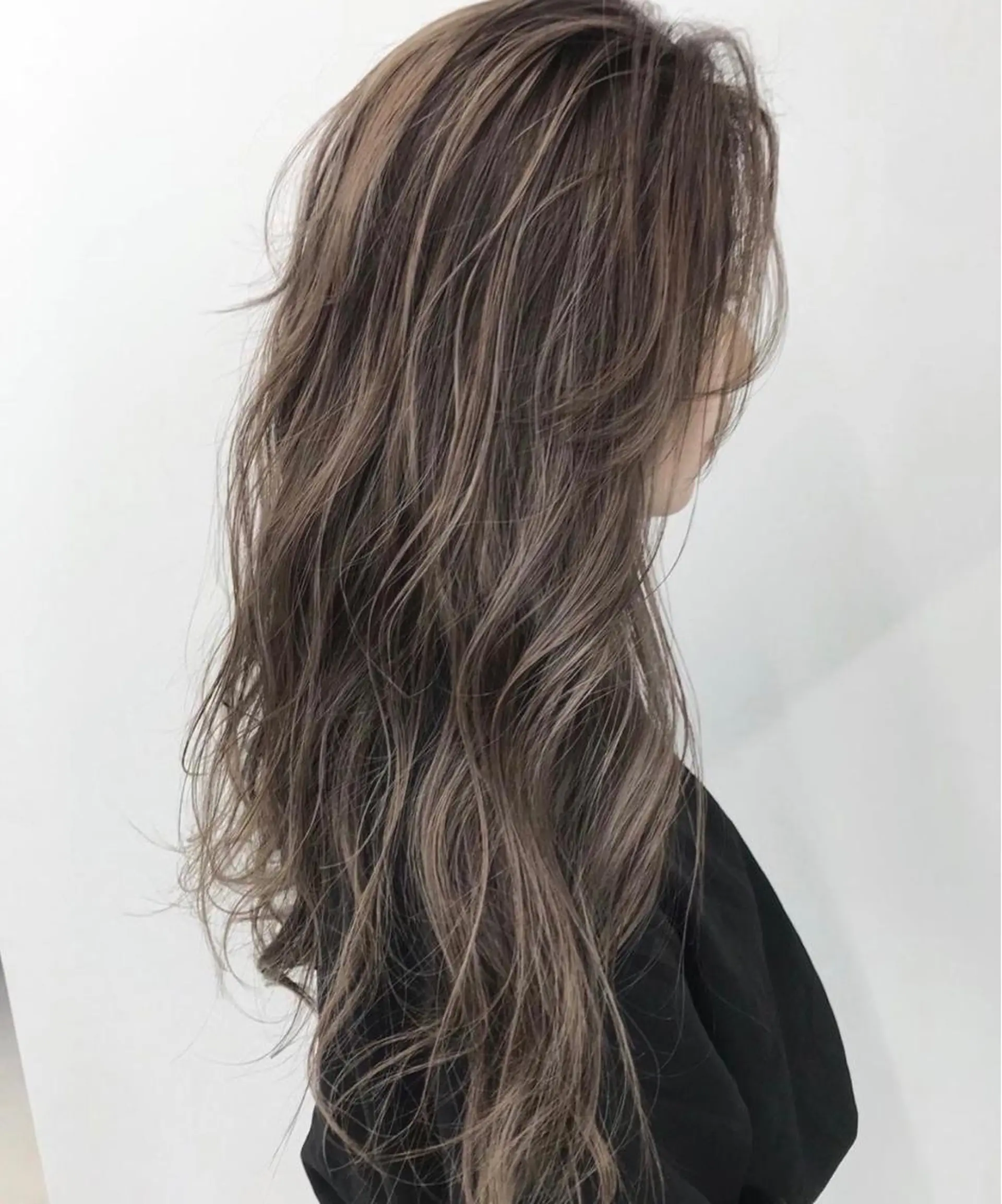 ロング naomi (夜間営業受付中★)のヘアスタイル