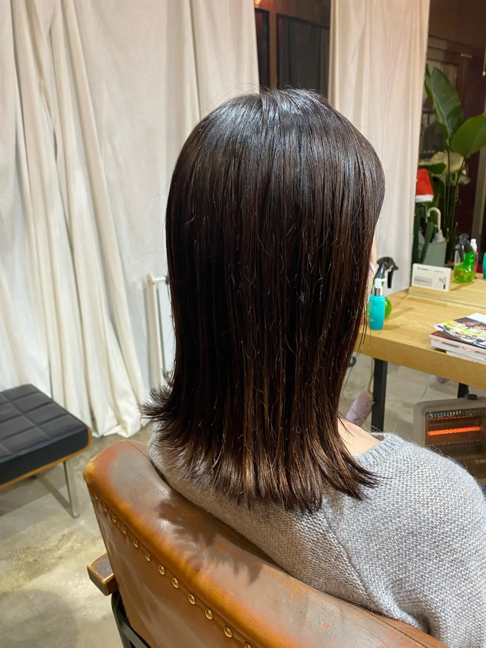 ミディアム 小日向 沙織のヘアスタイル