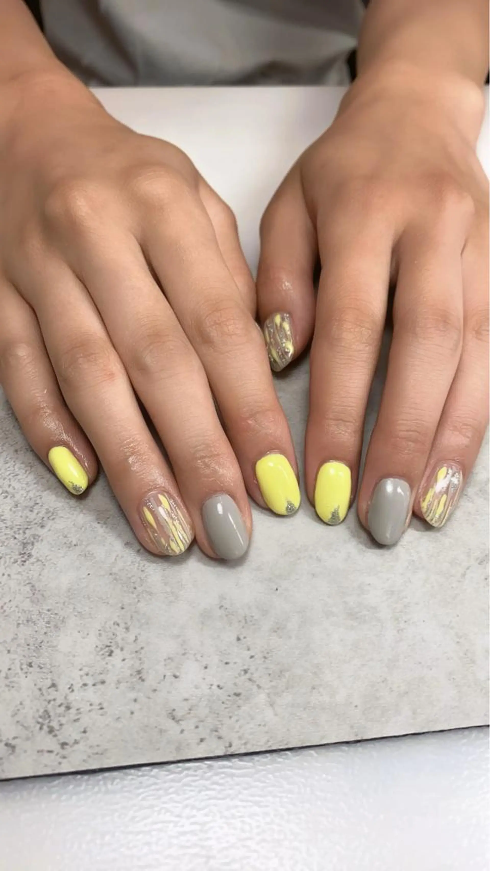 ショート イエローカラー cattleya nailのネイルデザイン