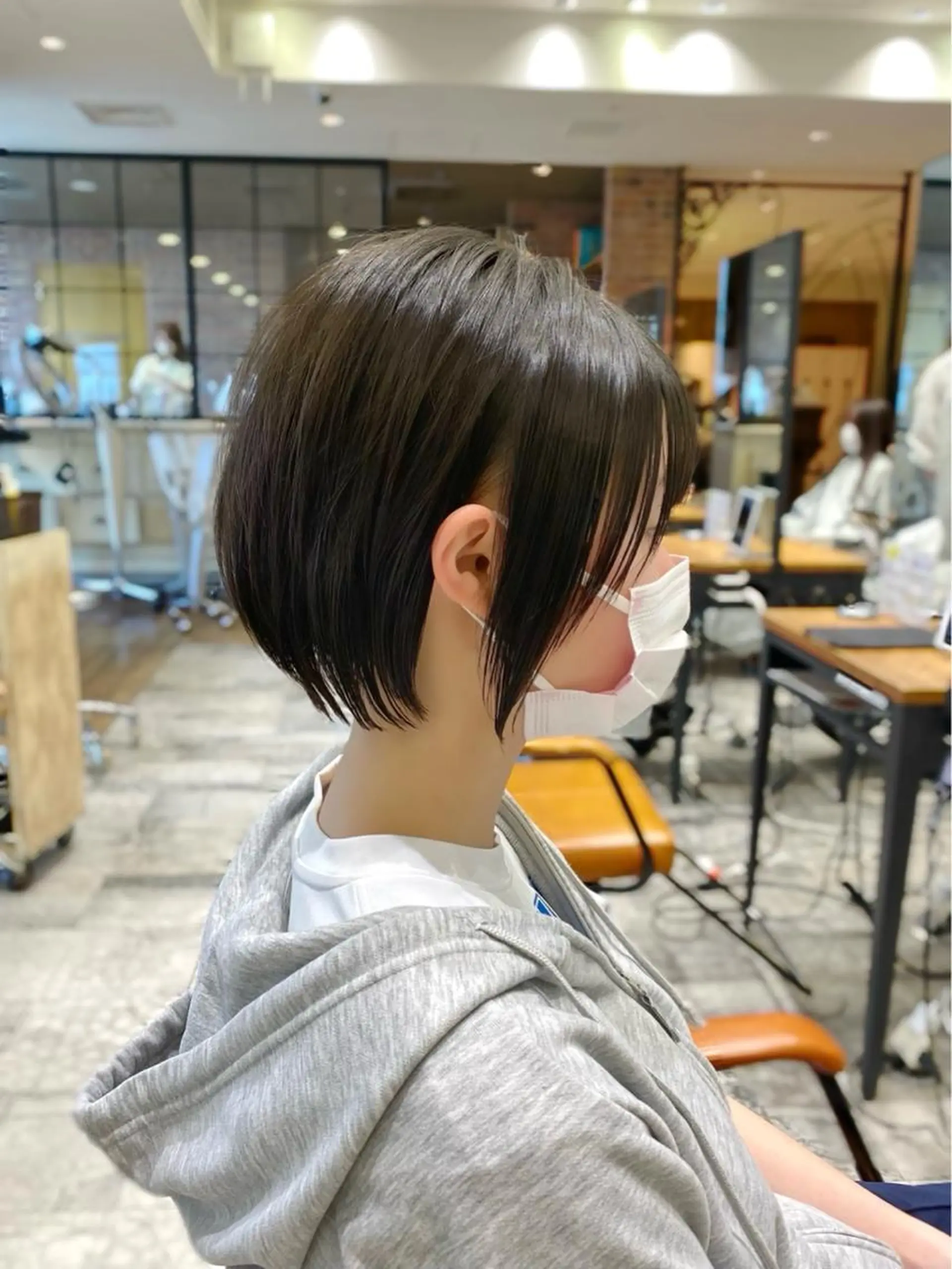 ショート カラー 切りっぱなしボブ ショートボブ ベージュカラー ブリーチ ケアブリーチ カット ヘアカラー トリートメント ショート、ボブの神✨ 峯朋也✂︎✨のヘアスタイル