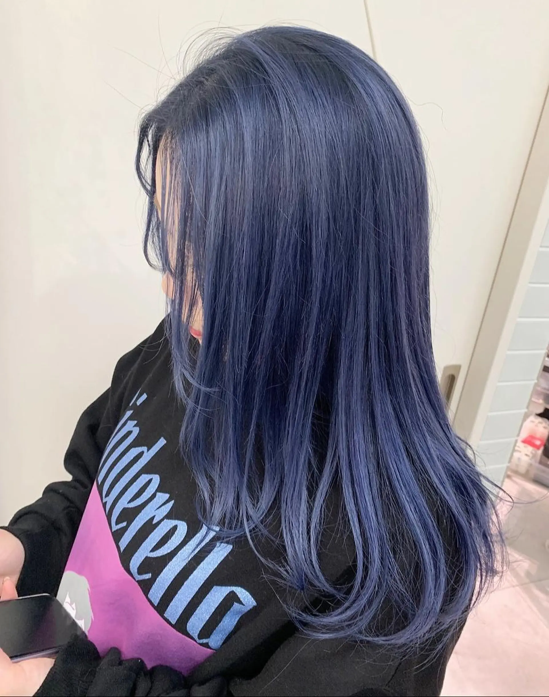 セミロング カラー ブリーチ ブルーカラー ネイビーカラー ヘアカラー トリートメント ayano/天神 ハイトーン/レイヤーのヘアスタイル