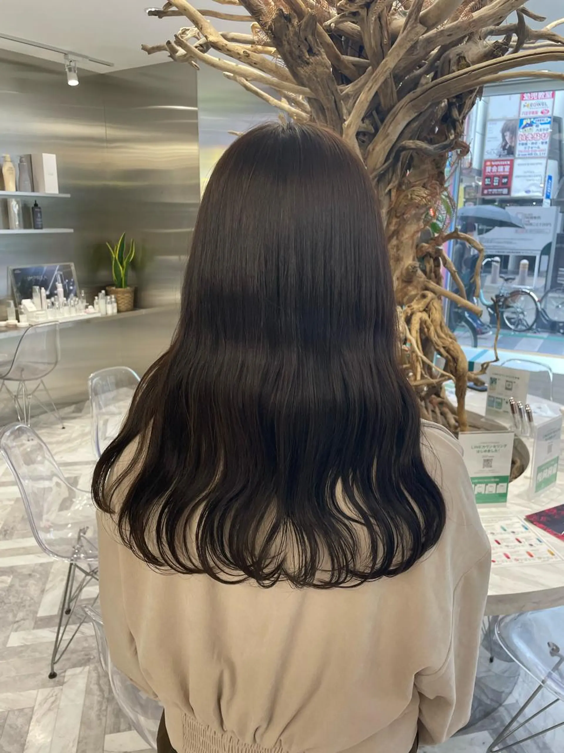 ロング カラー ベージュカラー オリーブベージュ ヘアカラー 🧁はるひ/ ZEST八王子🟡のヘアスタイル