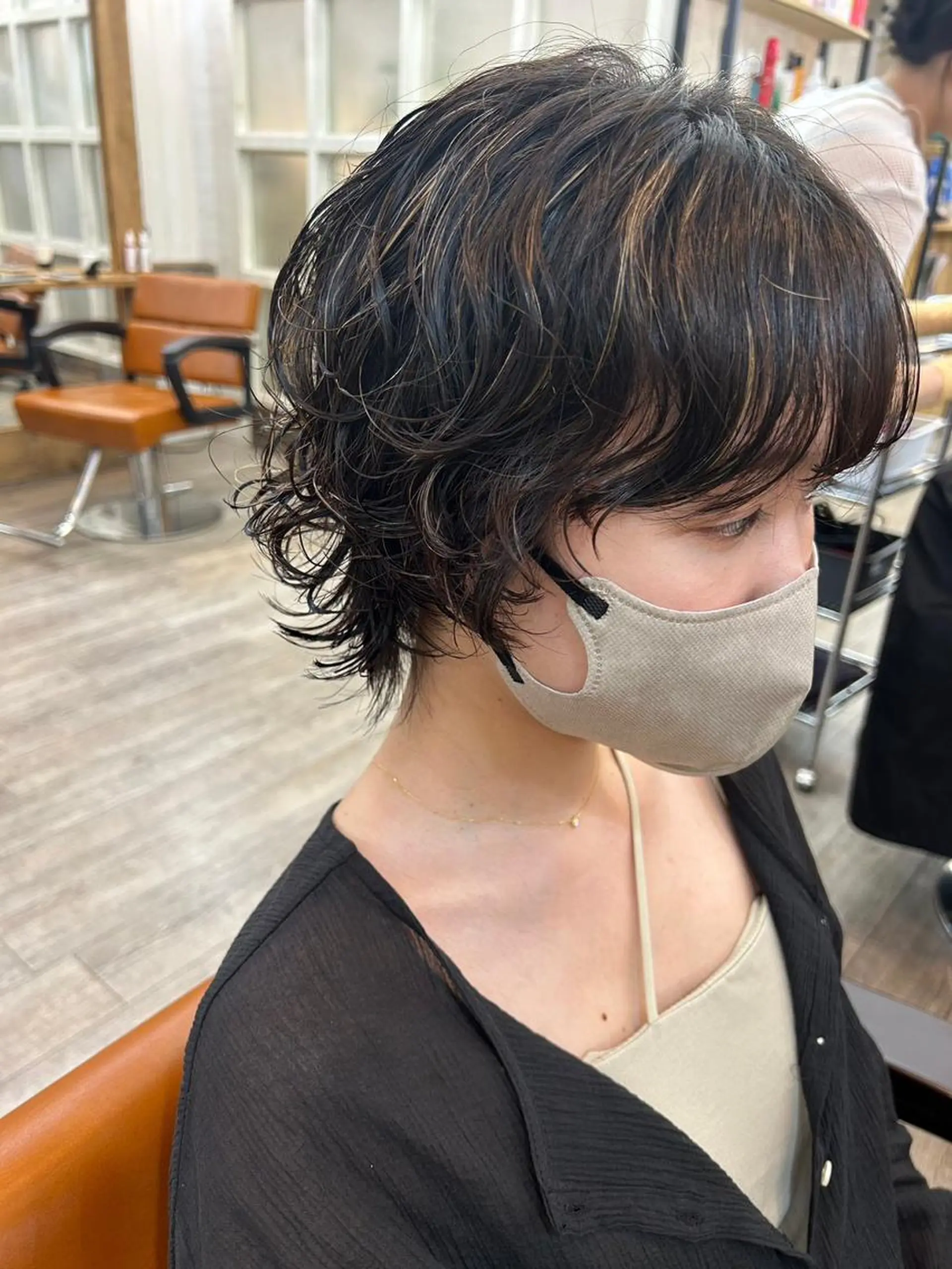 カラー ミディアム パーマ ヘアアレンジ メンズ キッズ ミディアムパーマ メンズバレイヤージュ メンズブリーチ メンズハイライト メンズハイトーン ROW町田🌹 大人可愛い/艶髪改善のヘアスタイル
