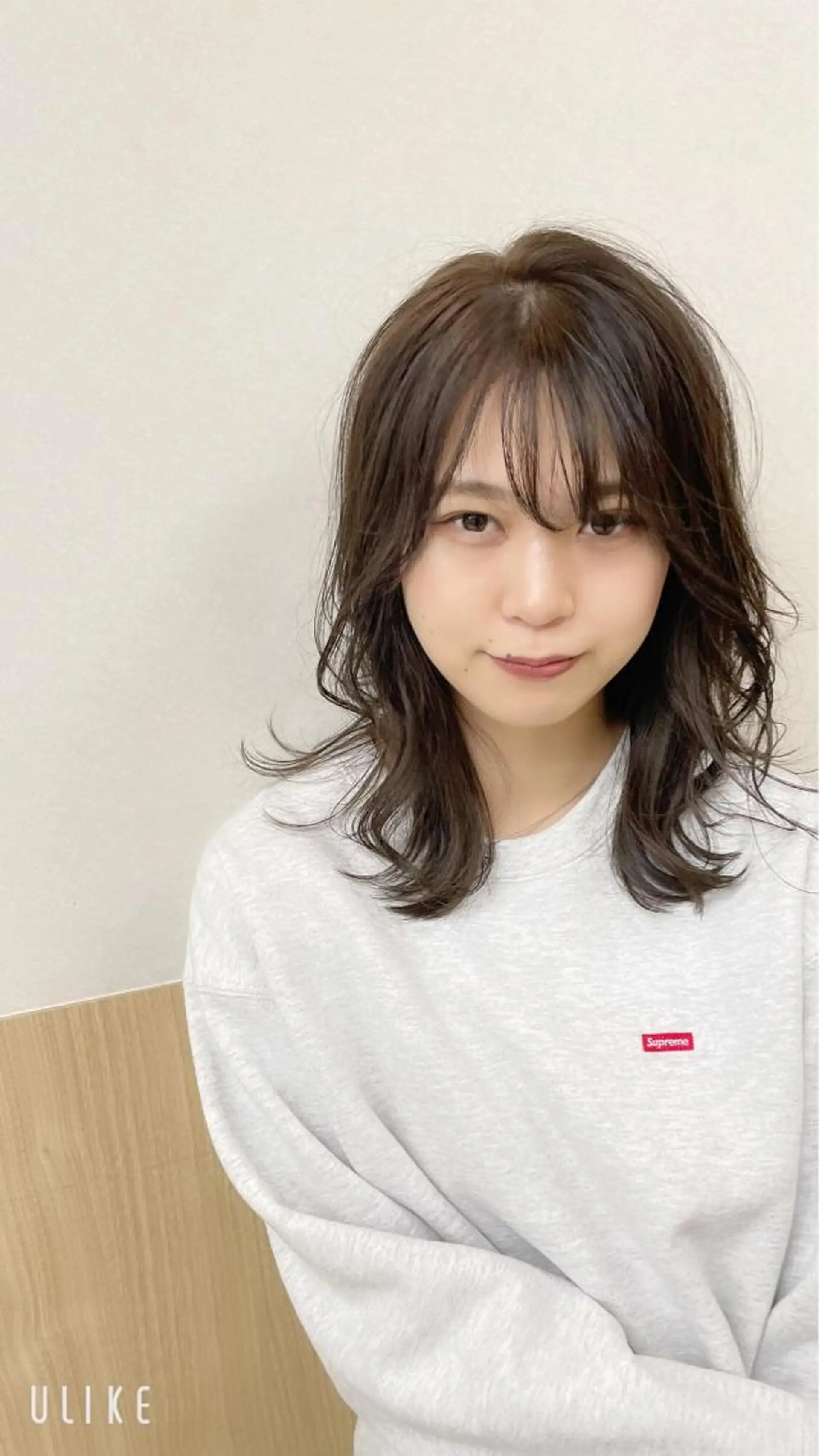 ミディアム ナリタ ミユウのヘアスタイル
