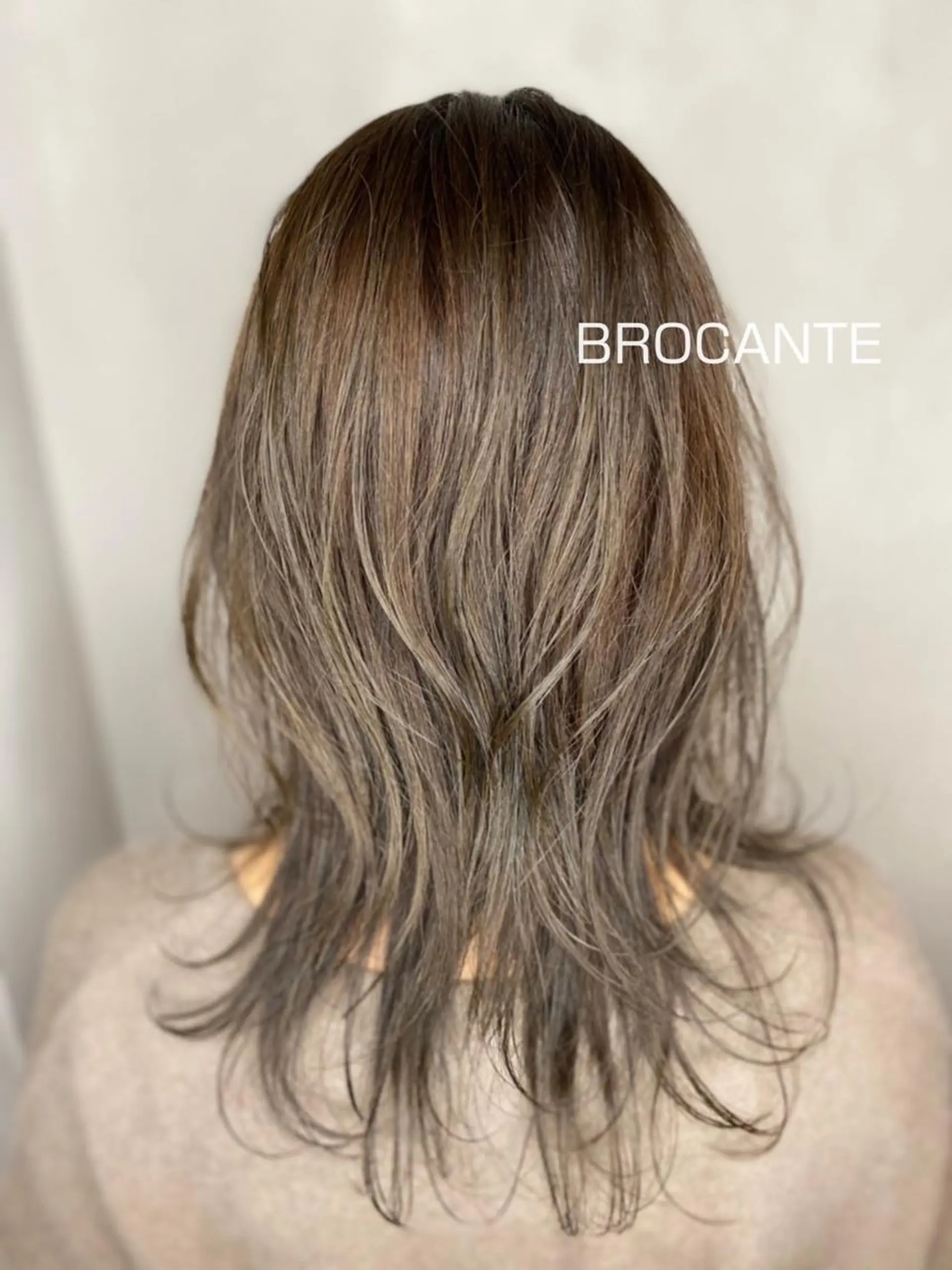 セミロング カラー 透明感カラー レイヤーカット カット ヘアカラー トリートメント BROCANTE✂︎ karasawa.nのヘアスタイル