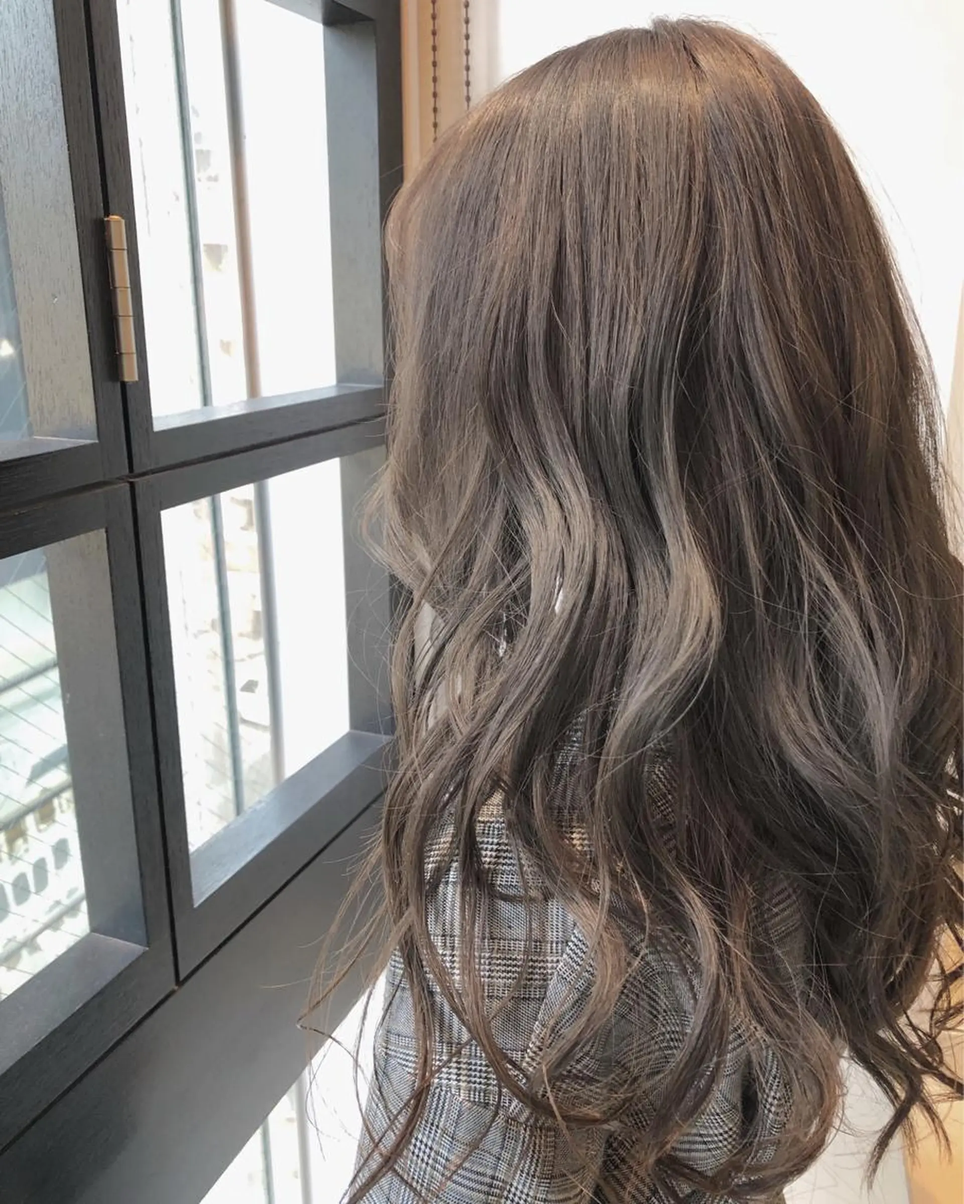 ロング カラー アッシュ ベージュカラー 女性リピ90%🍨 🩷佐藤みずきのヘアスタイル