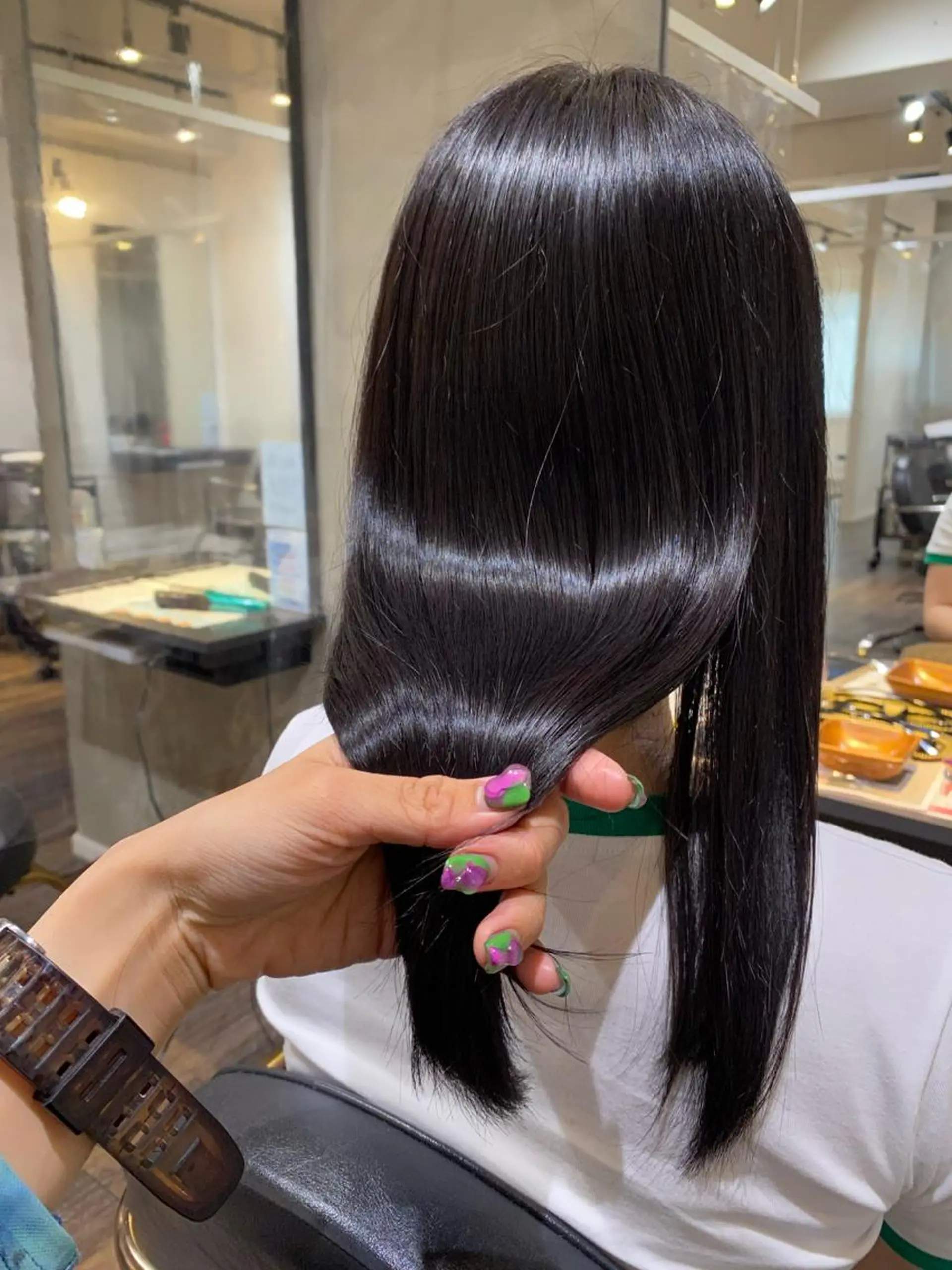 ミディアム パーマ カット 縮毛矯正 トリートメント 梅田ハイトーン チダ ヒナノのヘアスタイル