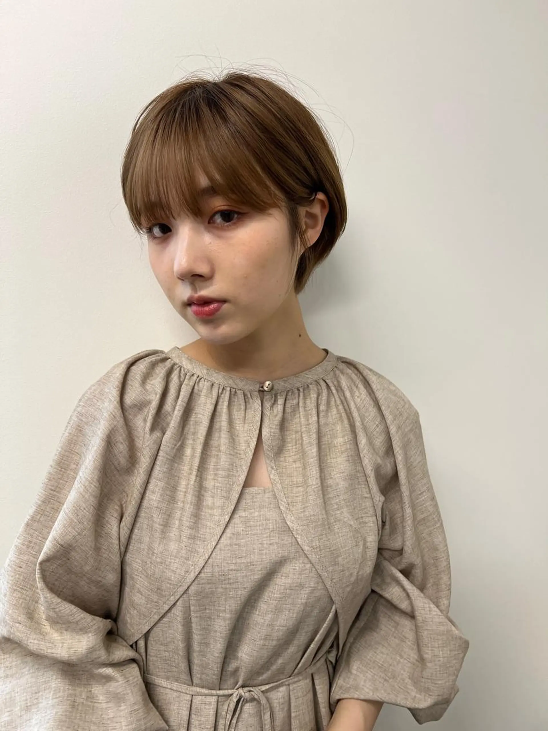 ショート カラー ショートヘア うざバング CiNEMA daikanyama所属・透明感カラー🫧 今泉健太のヘアスタイル