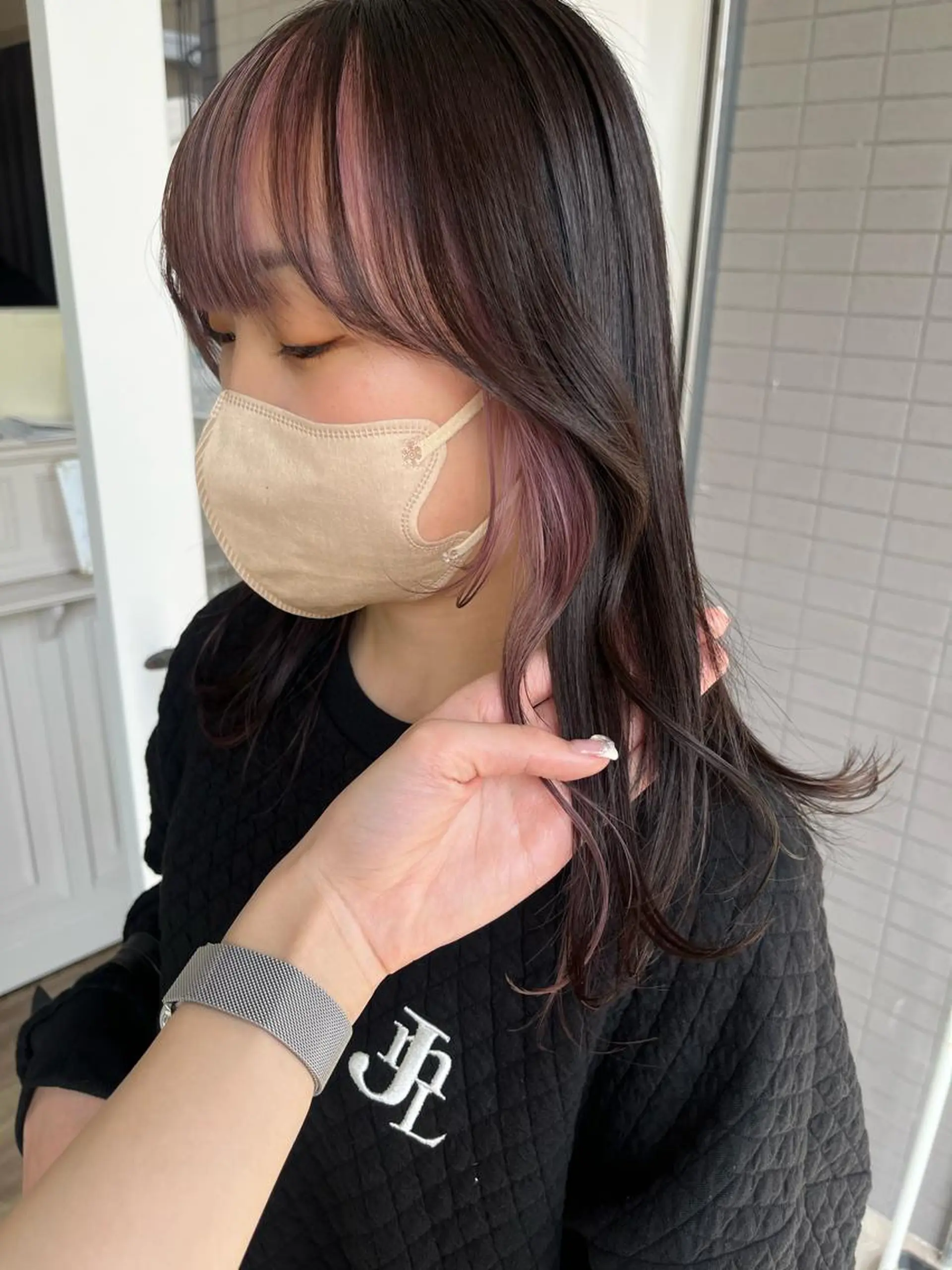 ミディアム カラー ネイル ブリーチ インナーカラー ヘアカラー トリートメント 𝗺𝗶𝗸𝘂♡ 似合わせ🎀のヘアスタイル