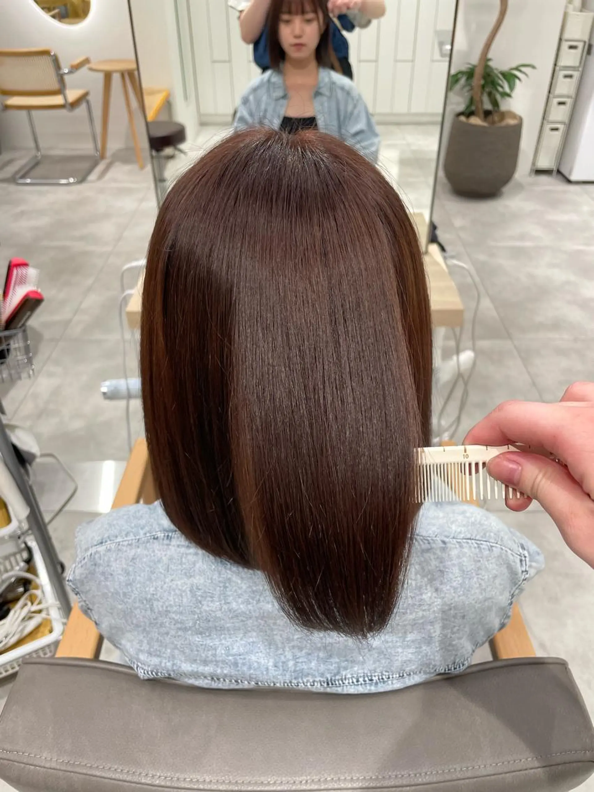 ミディアム ヘアカラー 🫧もも🫧 ／メンズ〜レディースのヘアスタイル