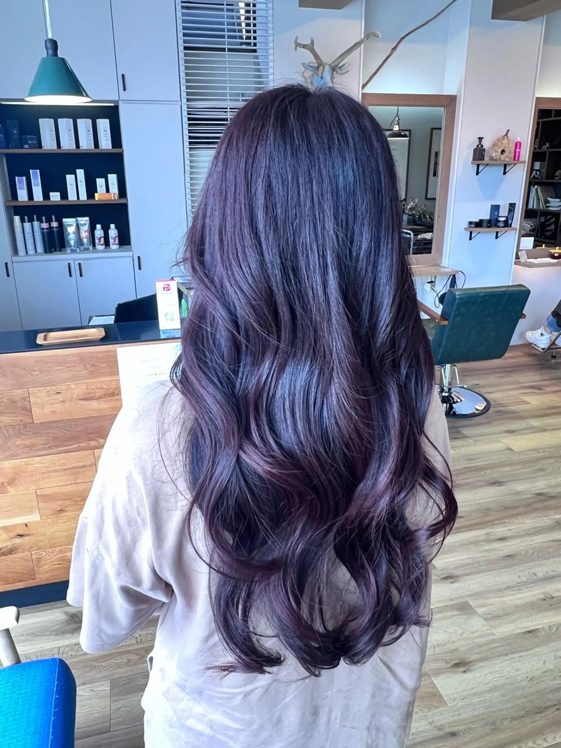 ロング カラー カシス ピンクカラー ヘアカラー トリートメント ツキダテ ユイのヘアスタイル