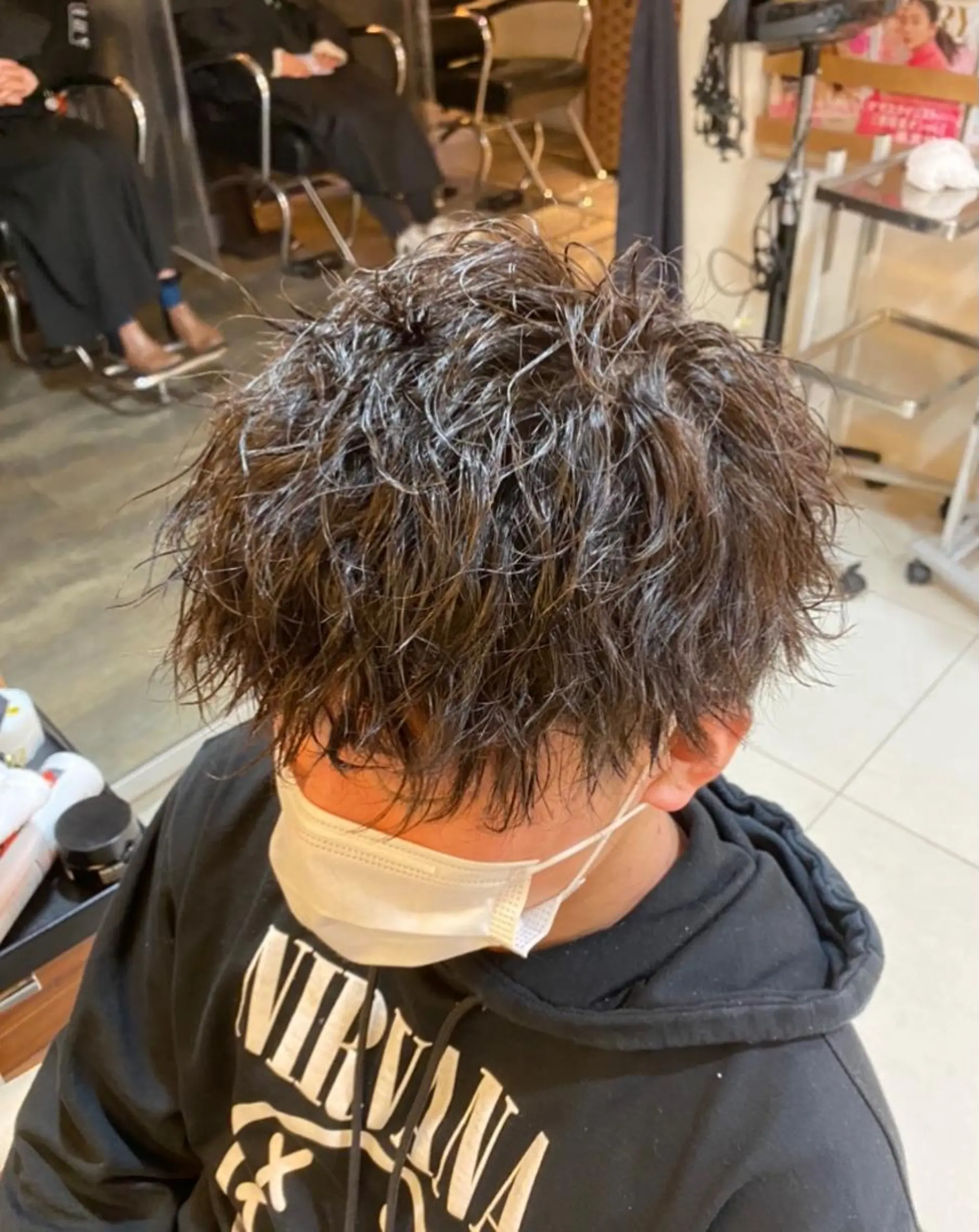 ショート パーマ メンズ 塩谷黎✨ブリーチ無W カラーメンズパーマ✨のヘアスタイル