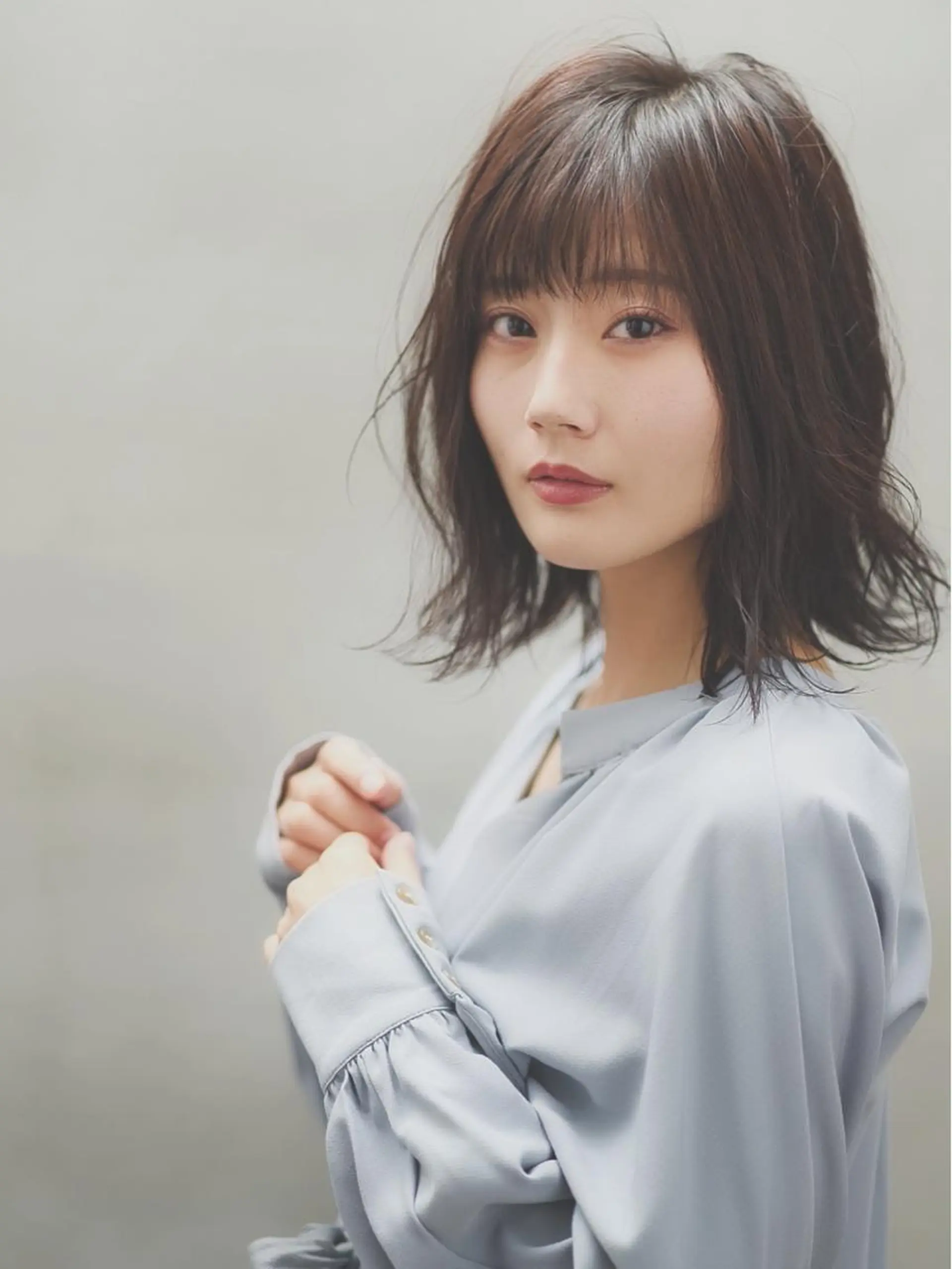 ミディアム 萩原 仁のヘアスタイル
