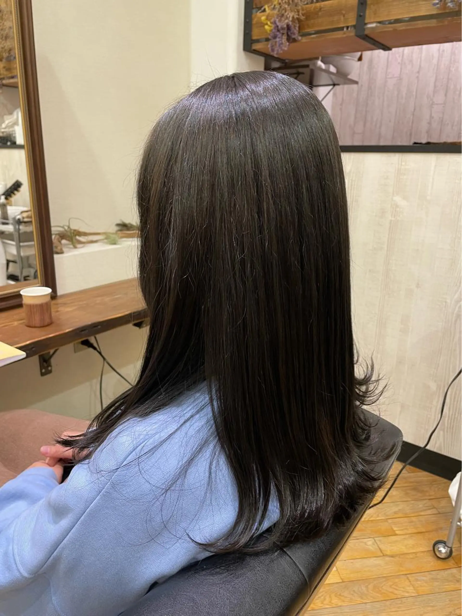 ロング カラー ブラウンカラー ダークブラウン カット ヘアカラー 山本 美羽のヘアスタイル