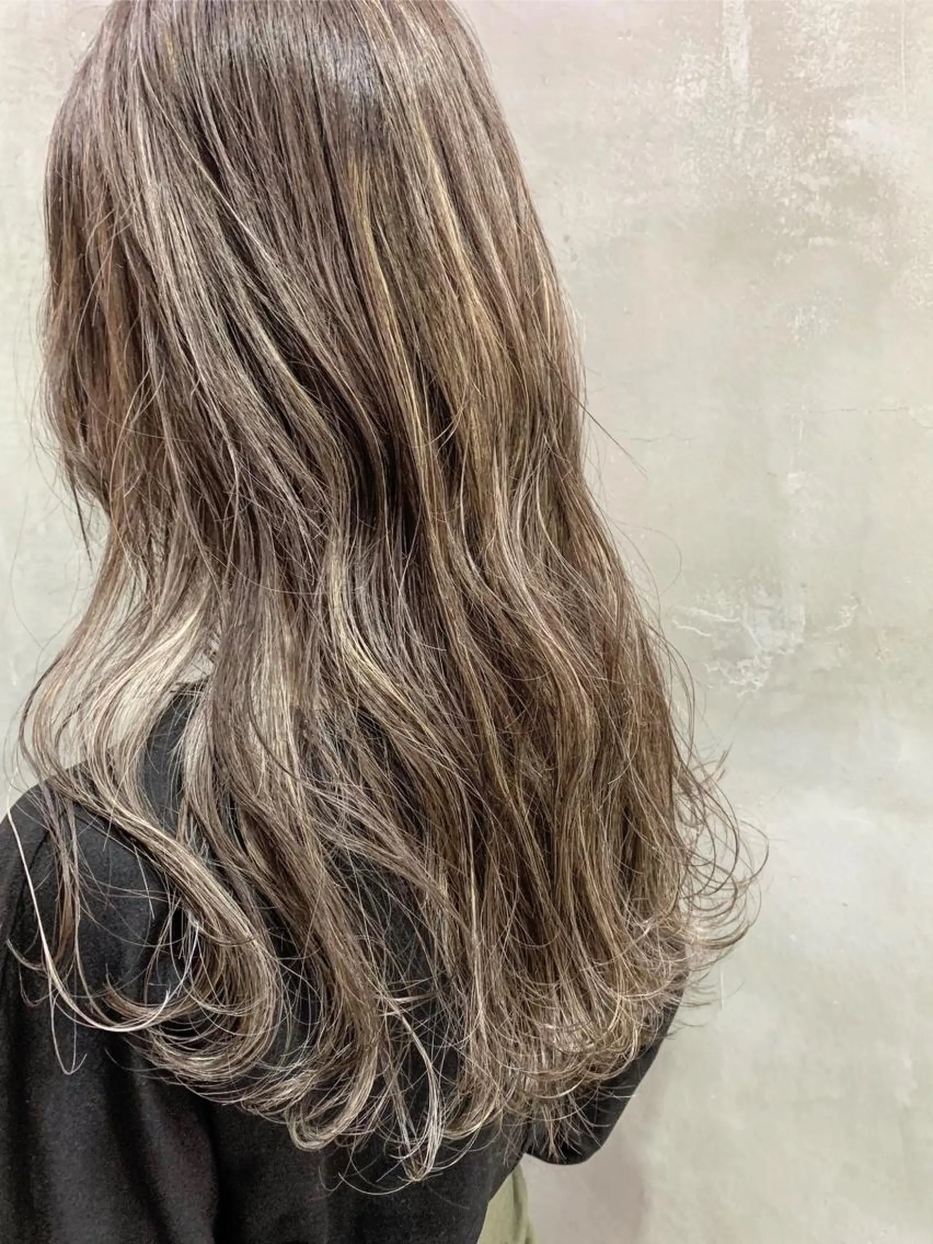 セミロング カラー バレイヤージュ ブリーチ デザインカラー ハイライトカラー ハイライト CALAMARI所属・ツヤ髪髪質改善 yu-kiのヘアスタイル