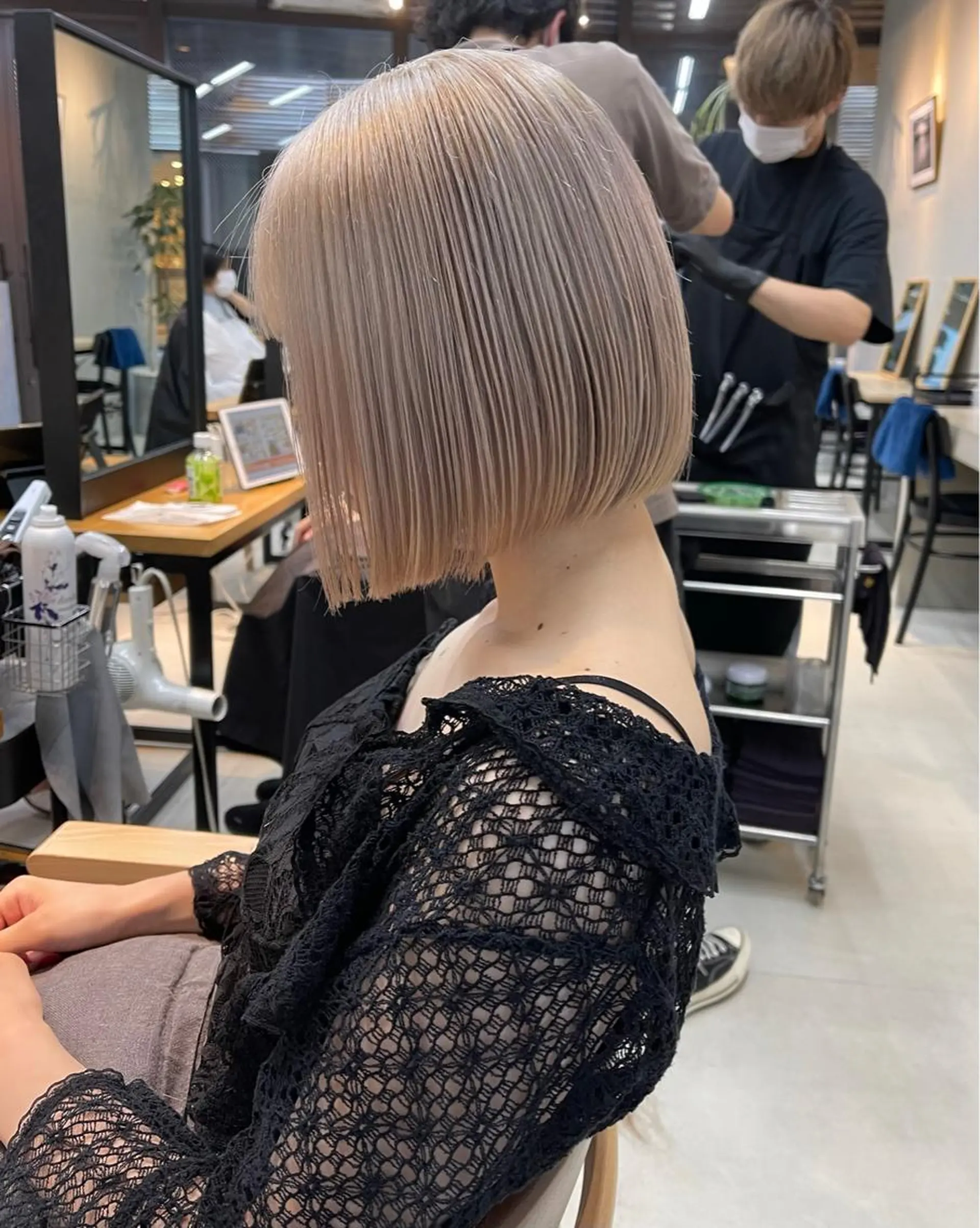 ショート カラー ブリーチ ヘアカラー トリートメント mee.urawa所属・似合わせショート×透 明感/やじまたかしのヘアスタイル