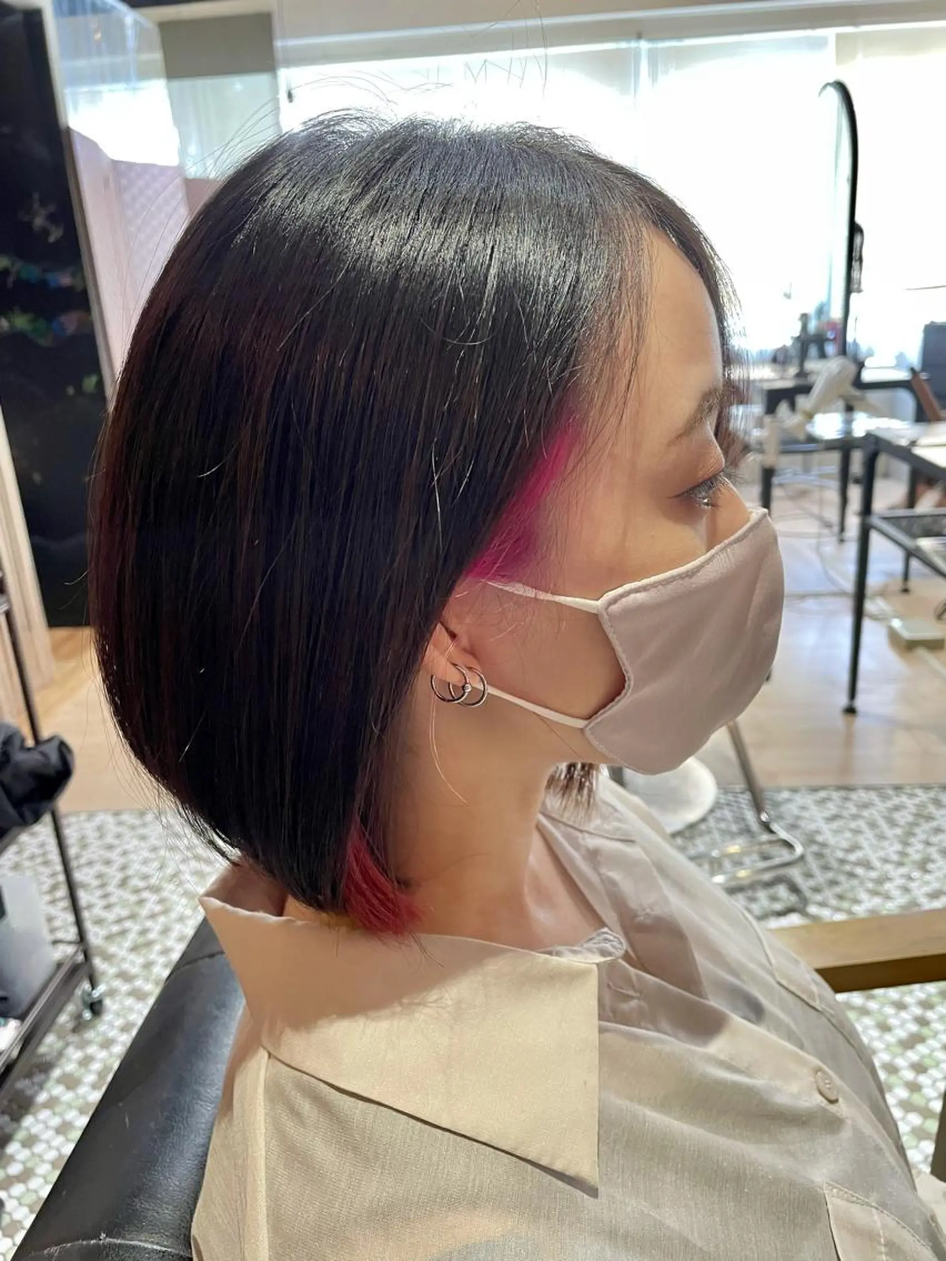 ショート カラー イヤリングカラー ピンクカラー ヘアカラー シェアサロン〜糸ito〜所属・Hiro ヒロのヘアスタイル