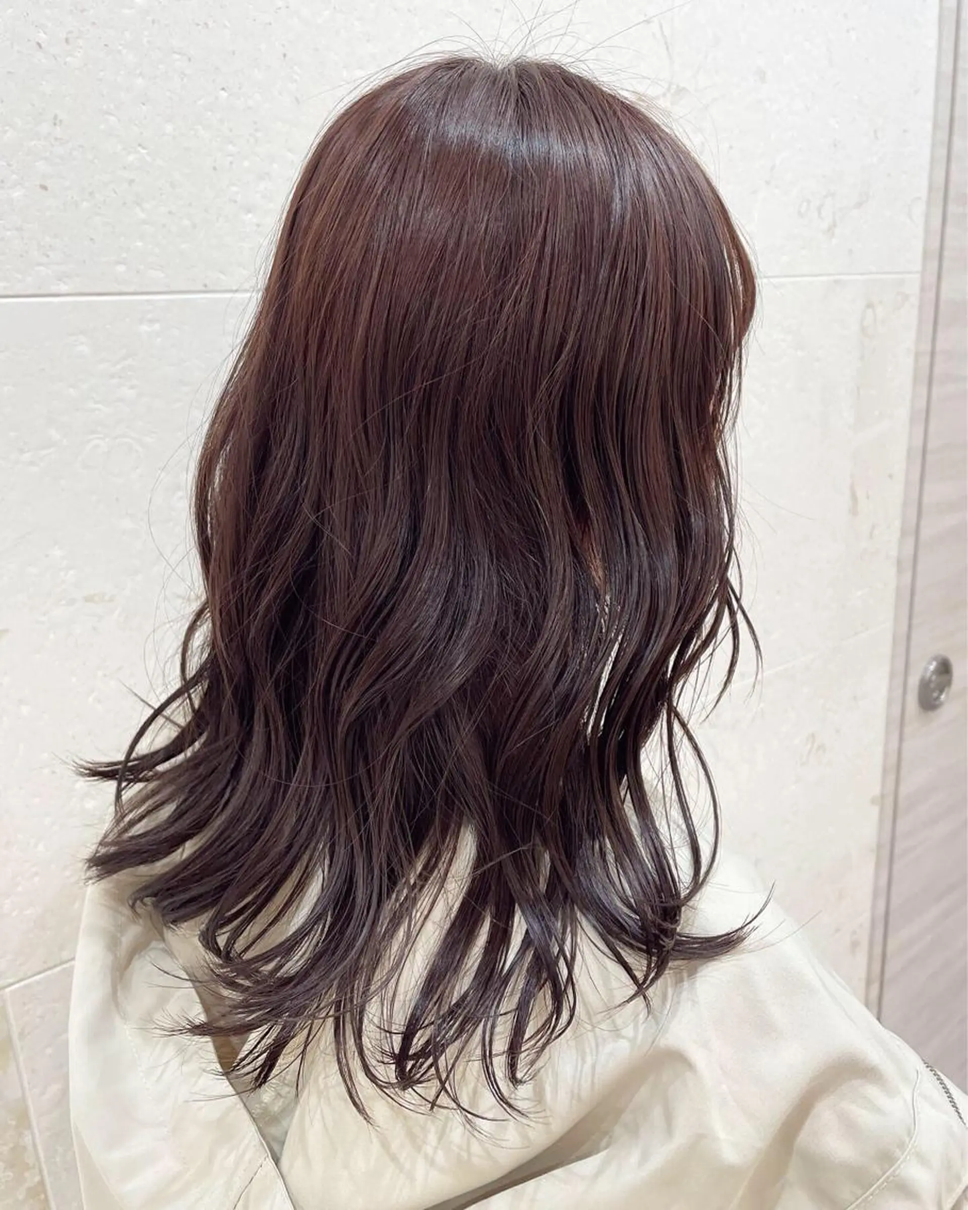 ロング カラー バイオレットカラー ヘアカラー トリートメント 斉藤 貴也のヘアスタイル