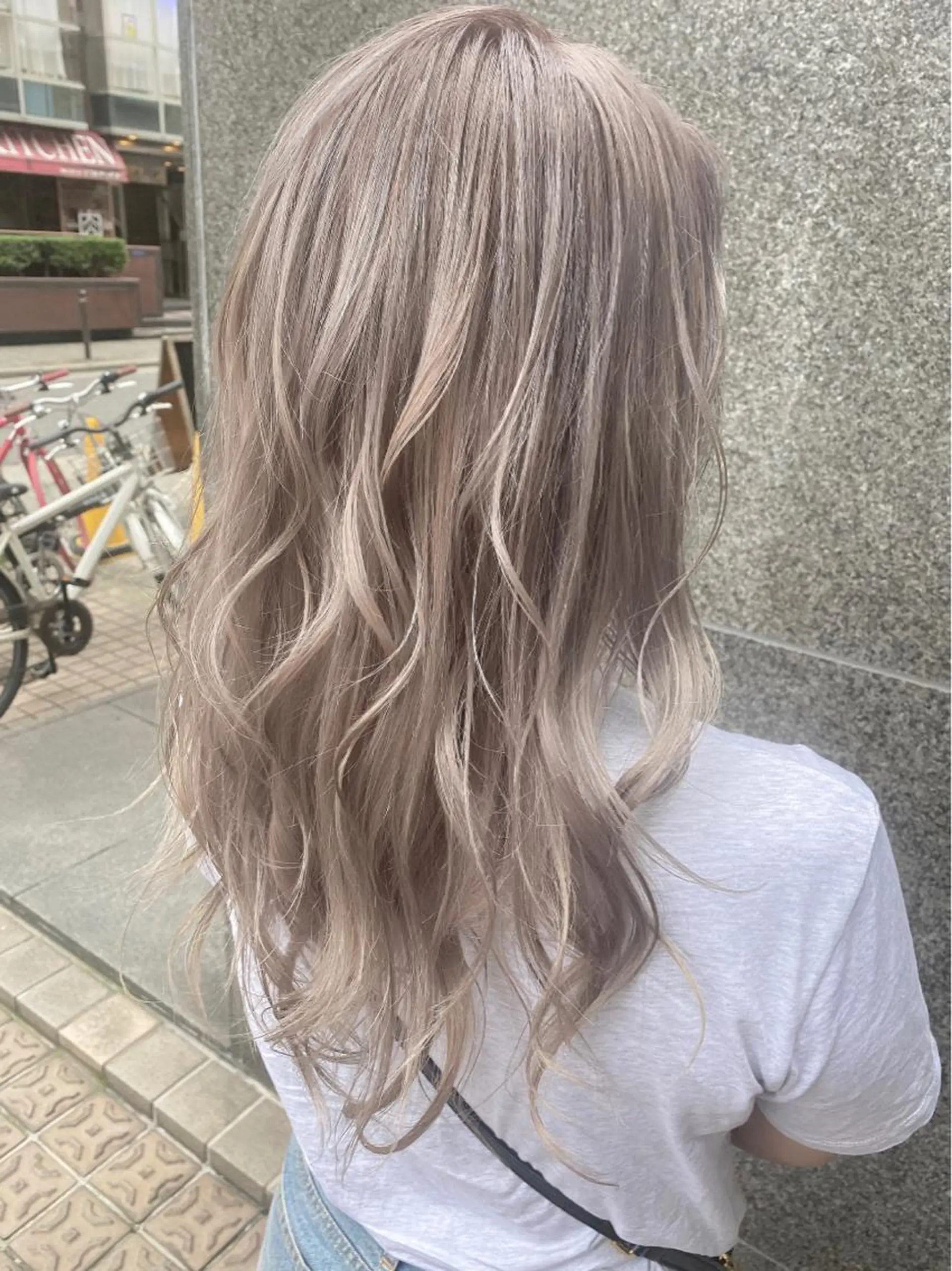 ロング ハイトーンカラー🍑 心斎橋のヘアスタイル