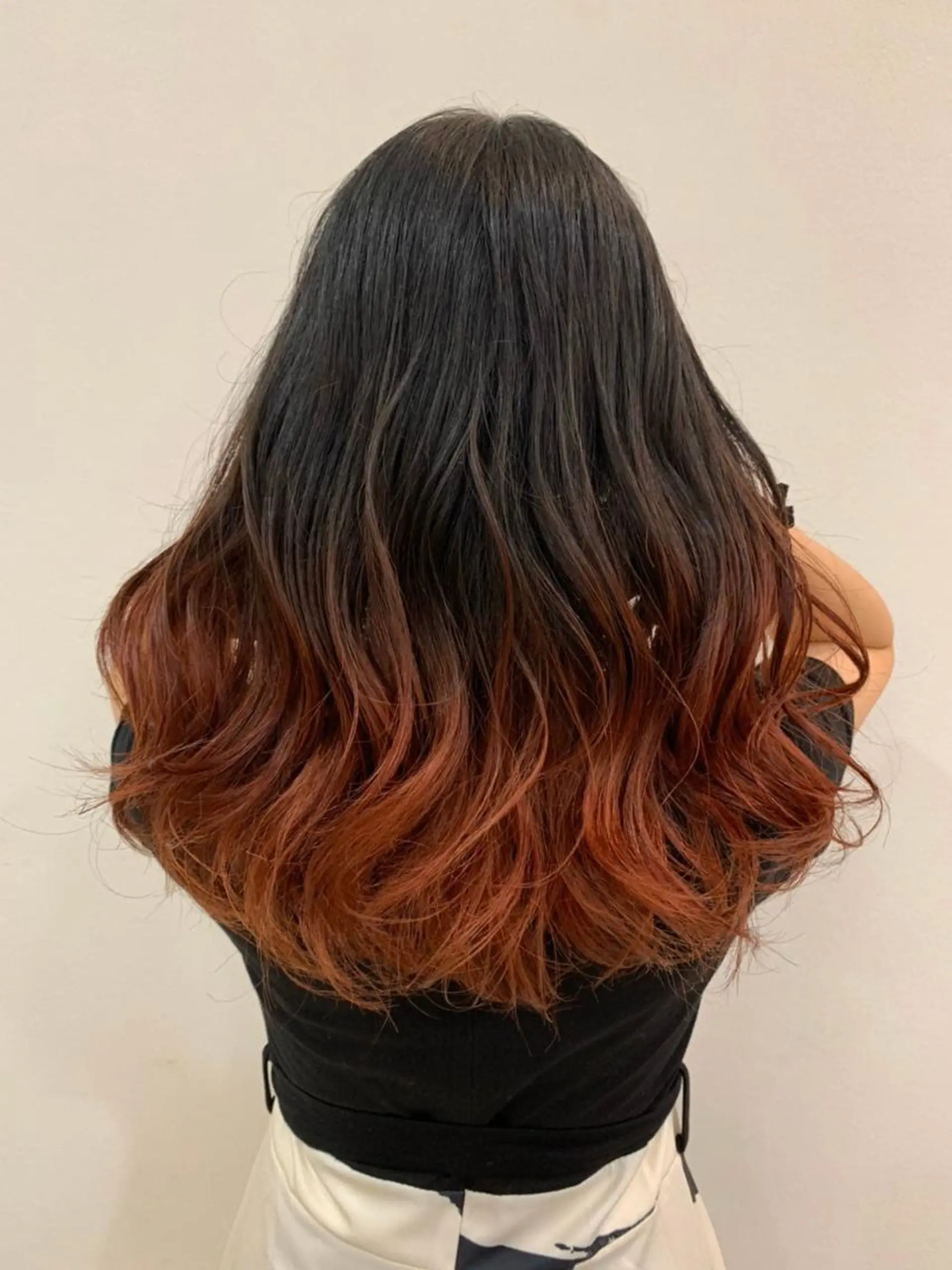 セミロング カラー グラデーションカラー カラーサロン ビスカリアのヘアスタイル