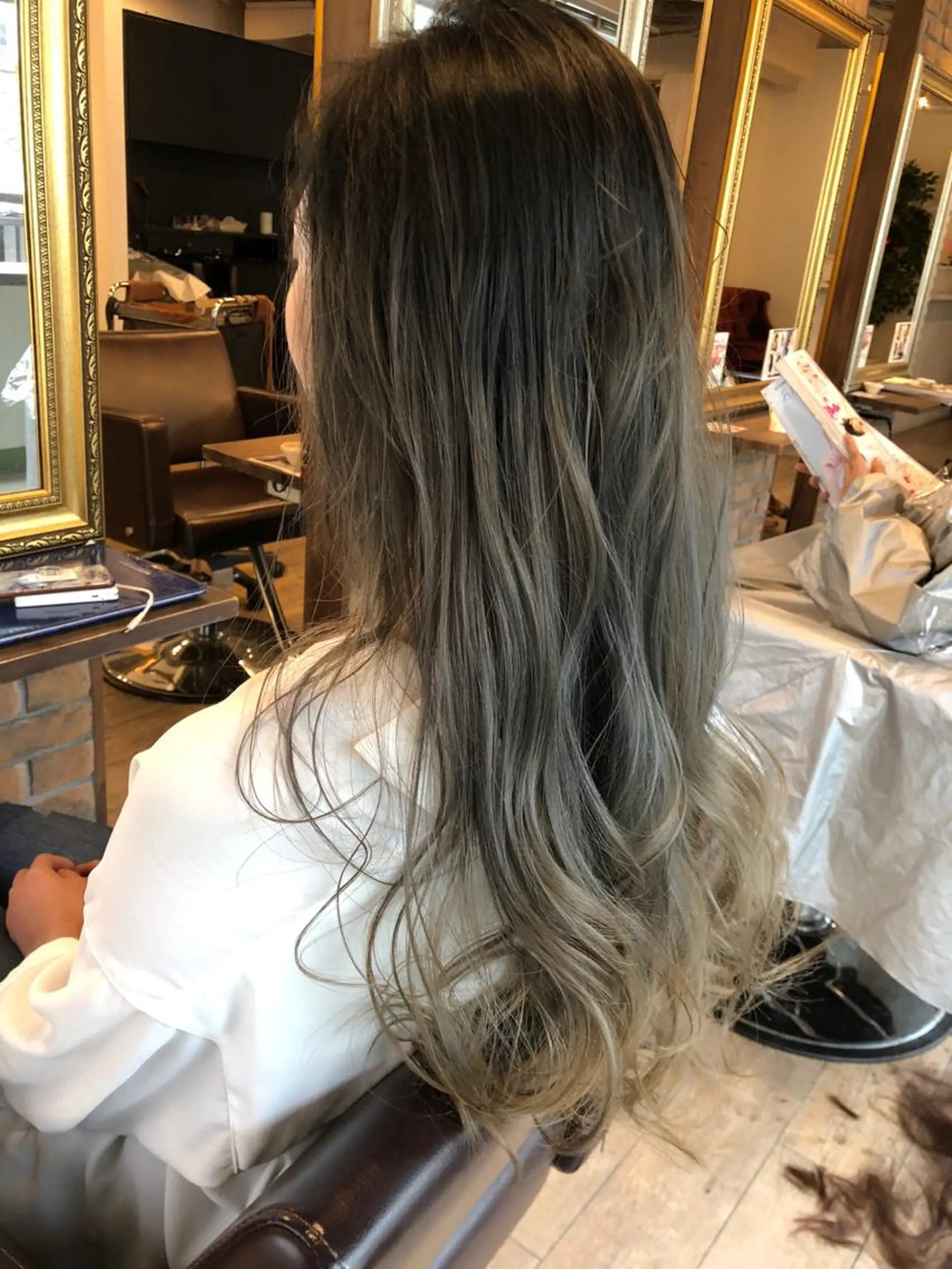 セミロング カラー グラデーションカラー ヘアカラー JIL BLAN 京都のヘアスタイル
