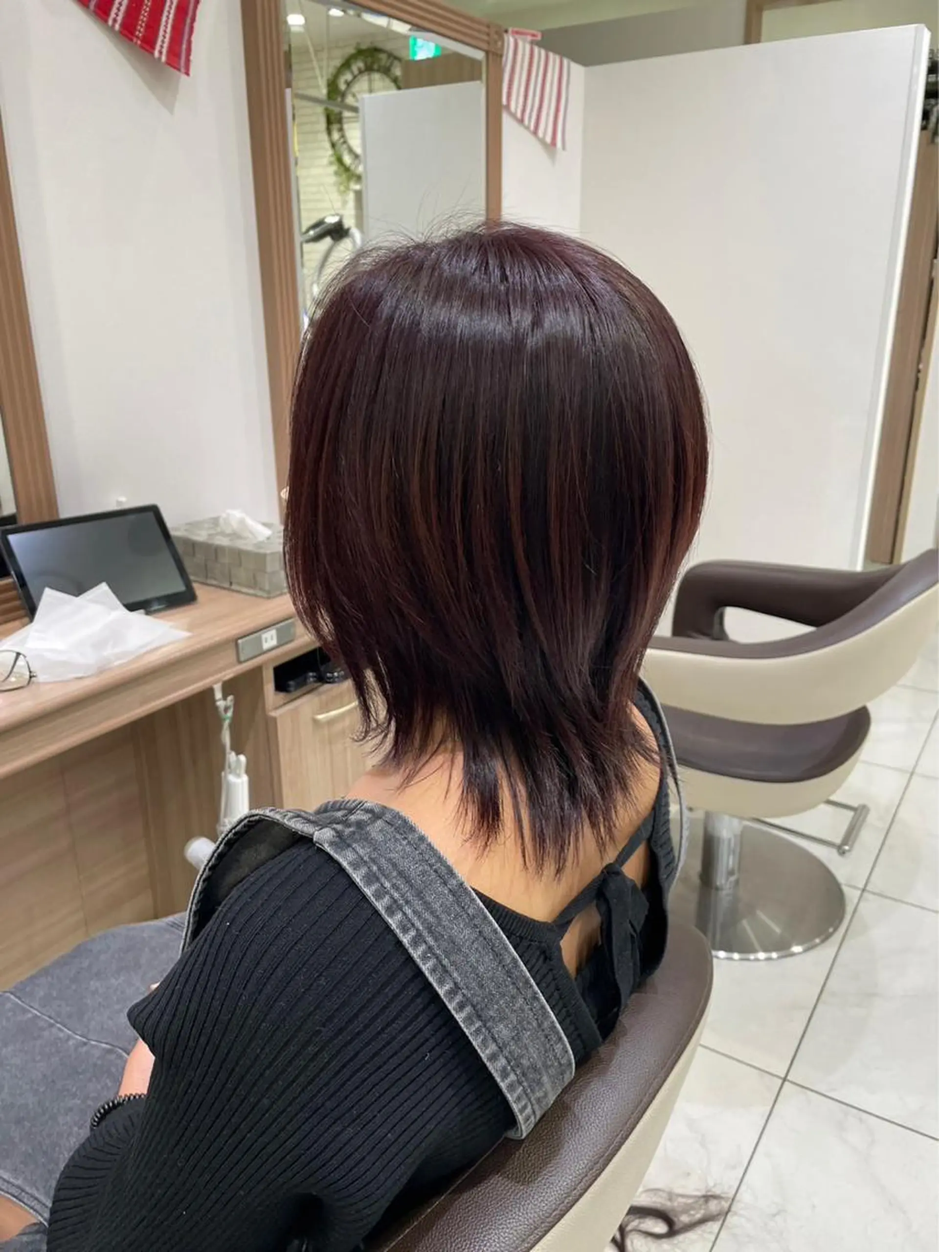 ミディアム 奥村 美郁子のヘアスタイル
