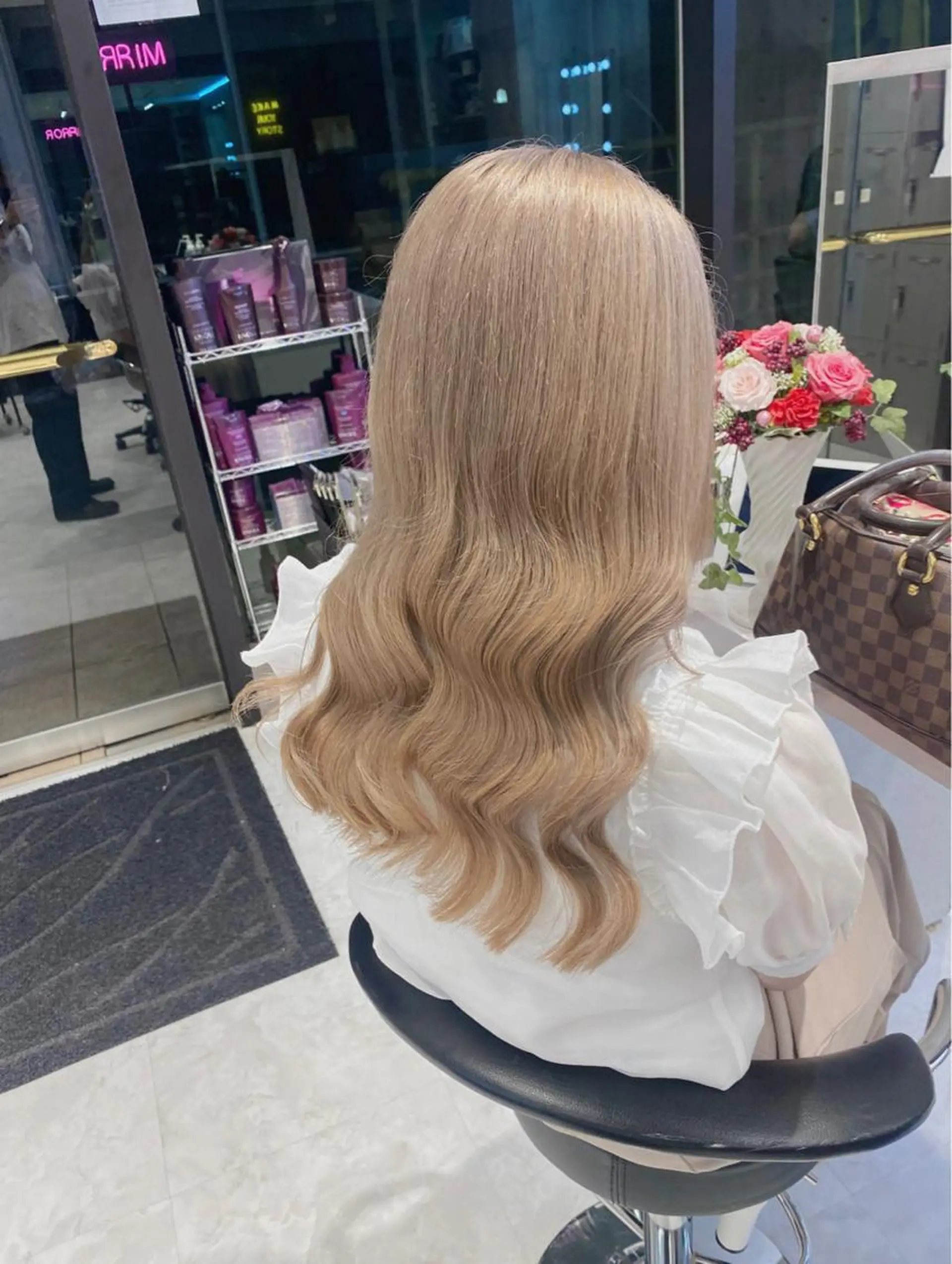 ロング カラー アディクシーカラー アッシュ アッシュブラウン アッシュグレー アッシュグレージュ ヘアカラー トリートメント ヘアセット ハイトーン×韓国ヘア 💍tiam💍のヘアスタイル