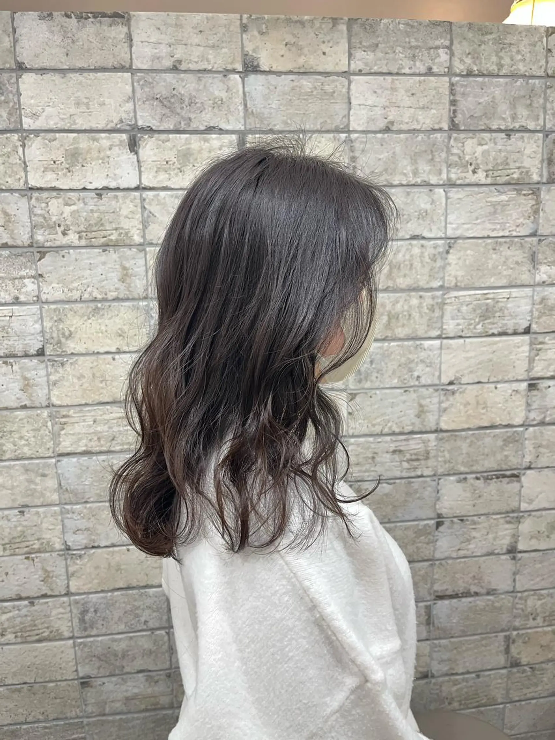 セミロング カラー ブルーカラー 橋本 桂のヘアスタイル