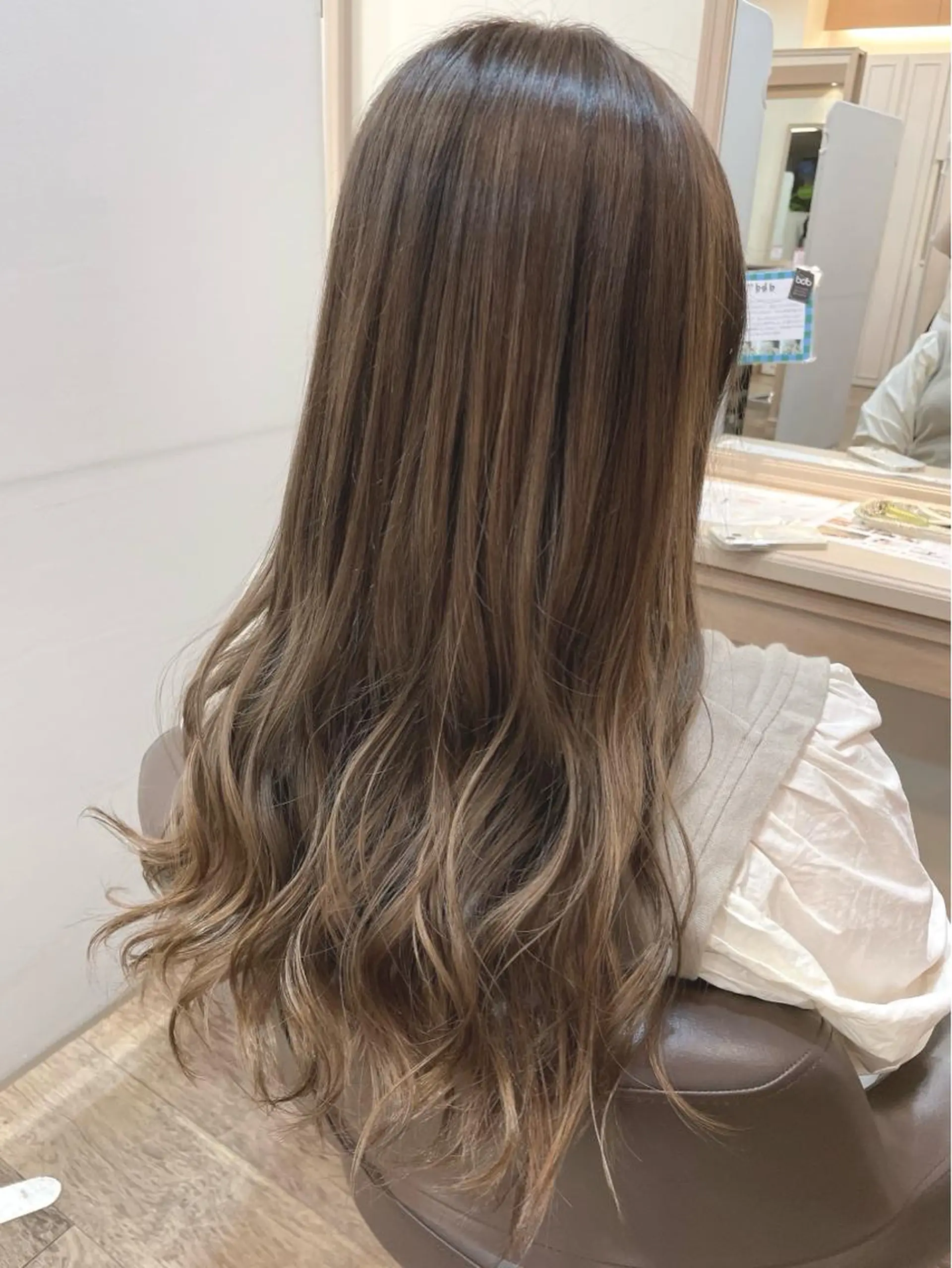 ロング カラー アッシュ ベージュカラー ヘアカラー トリートメント メンズパーマ🌀/ 中村郁未のヘアスタイル