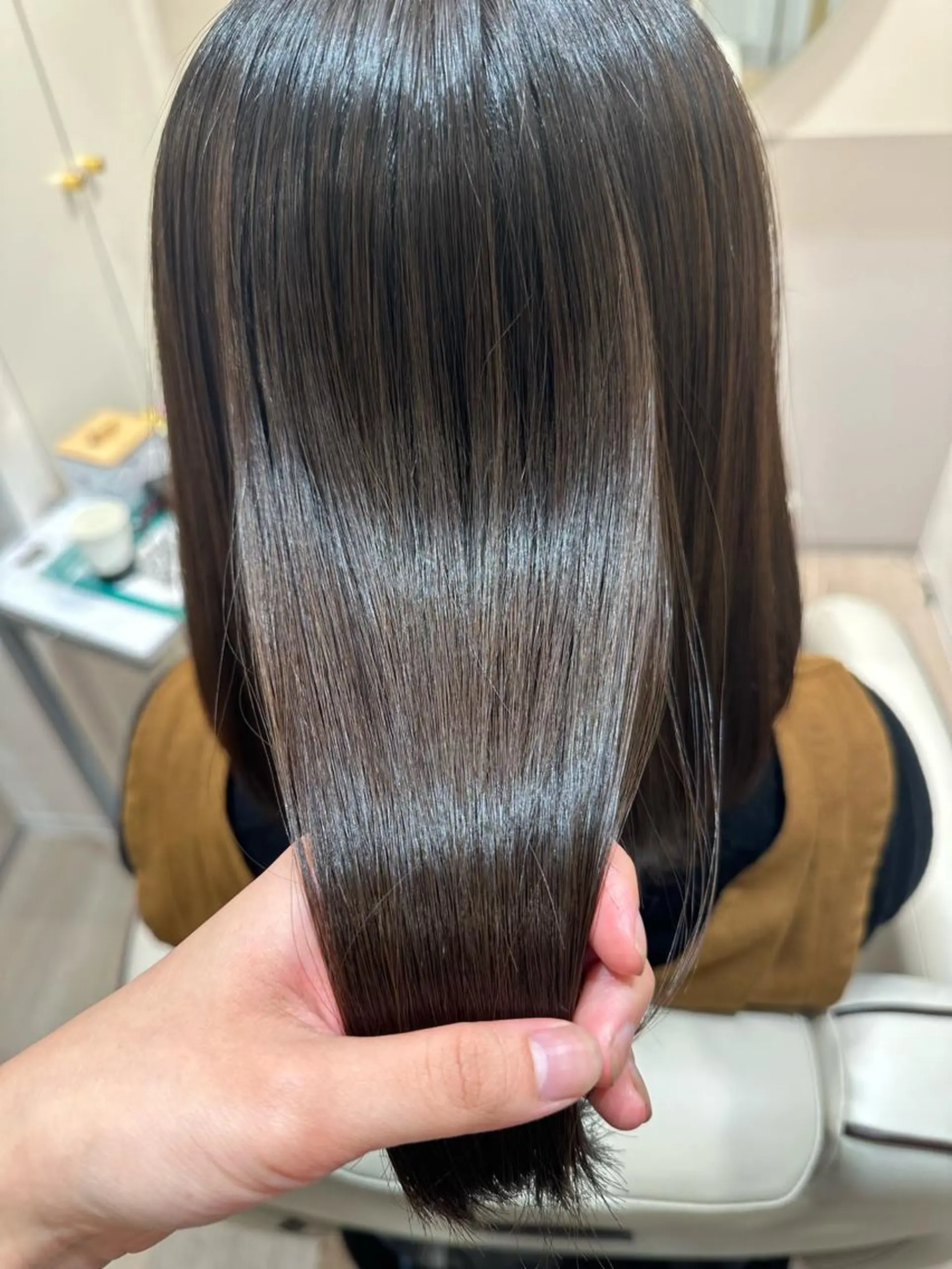ミディアム マツザキ チナツのヘアスタイル
